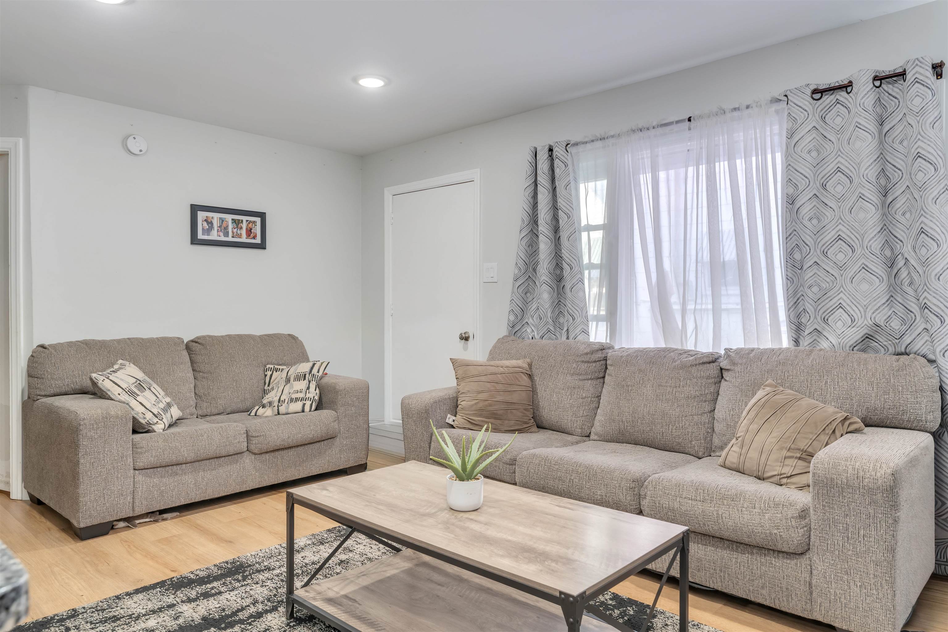 304 E Rio Grande Avenue - Picture 5