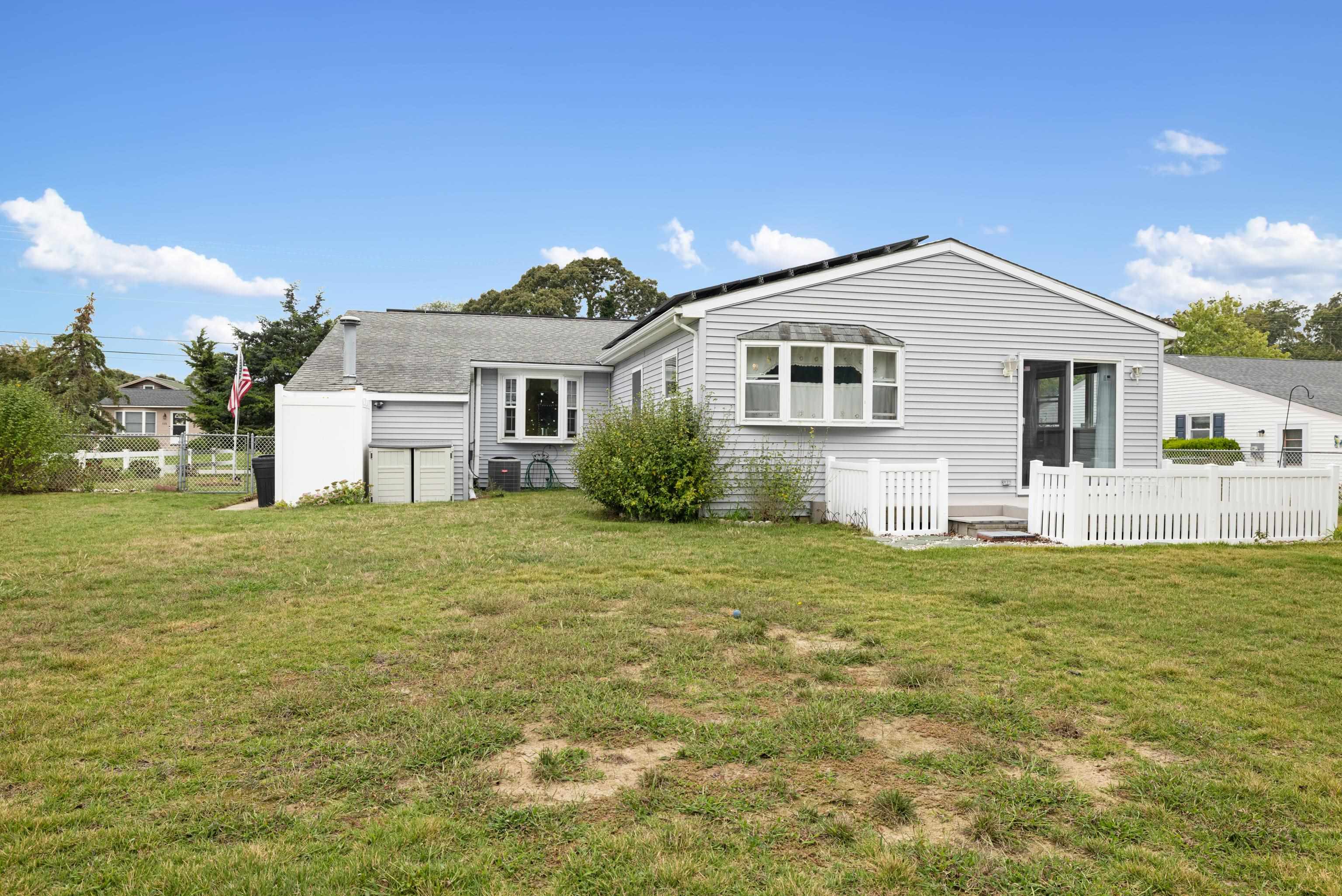 86 Beachhurst Drive - Picture 1