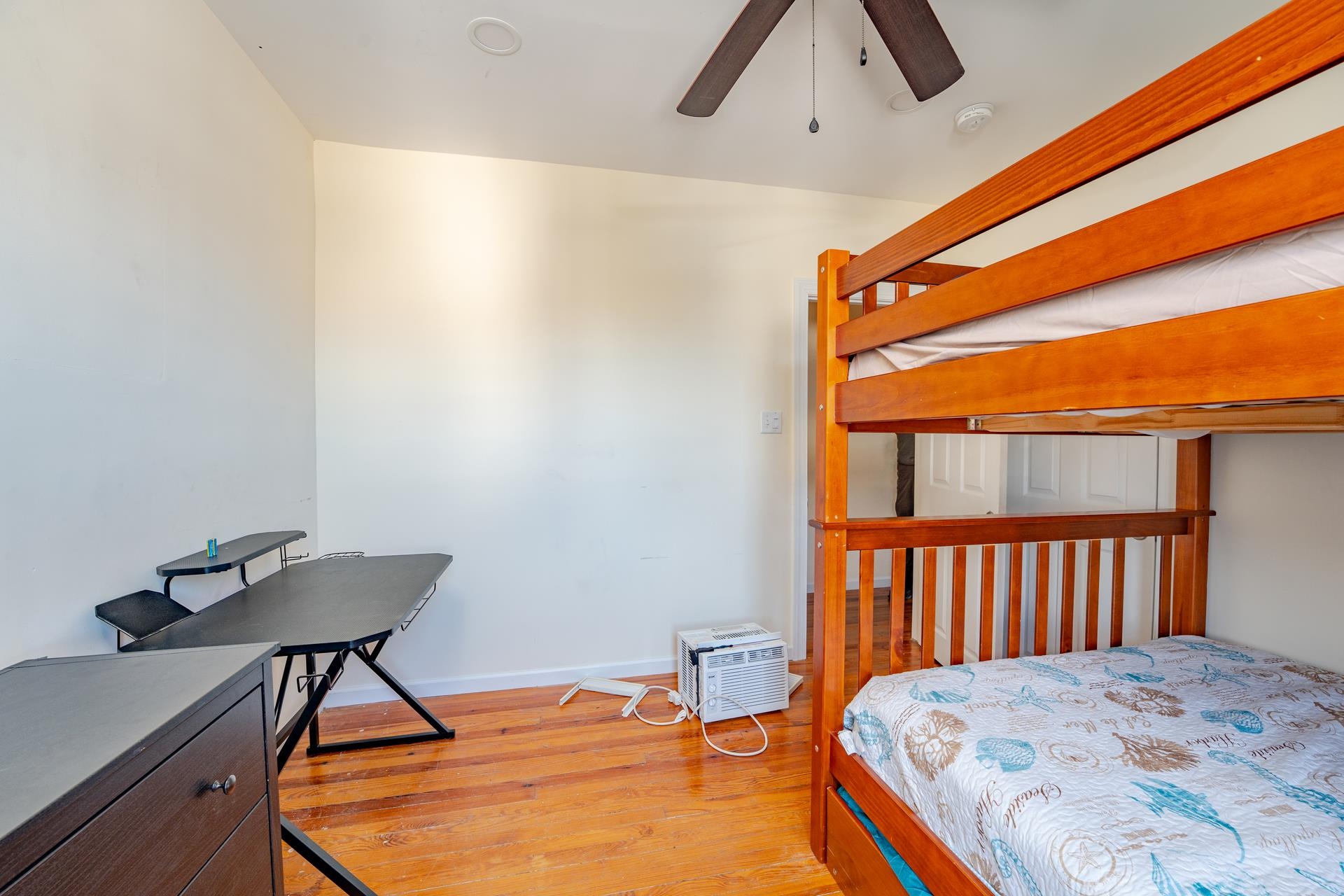 220 E 21st Avenue - Picture 9