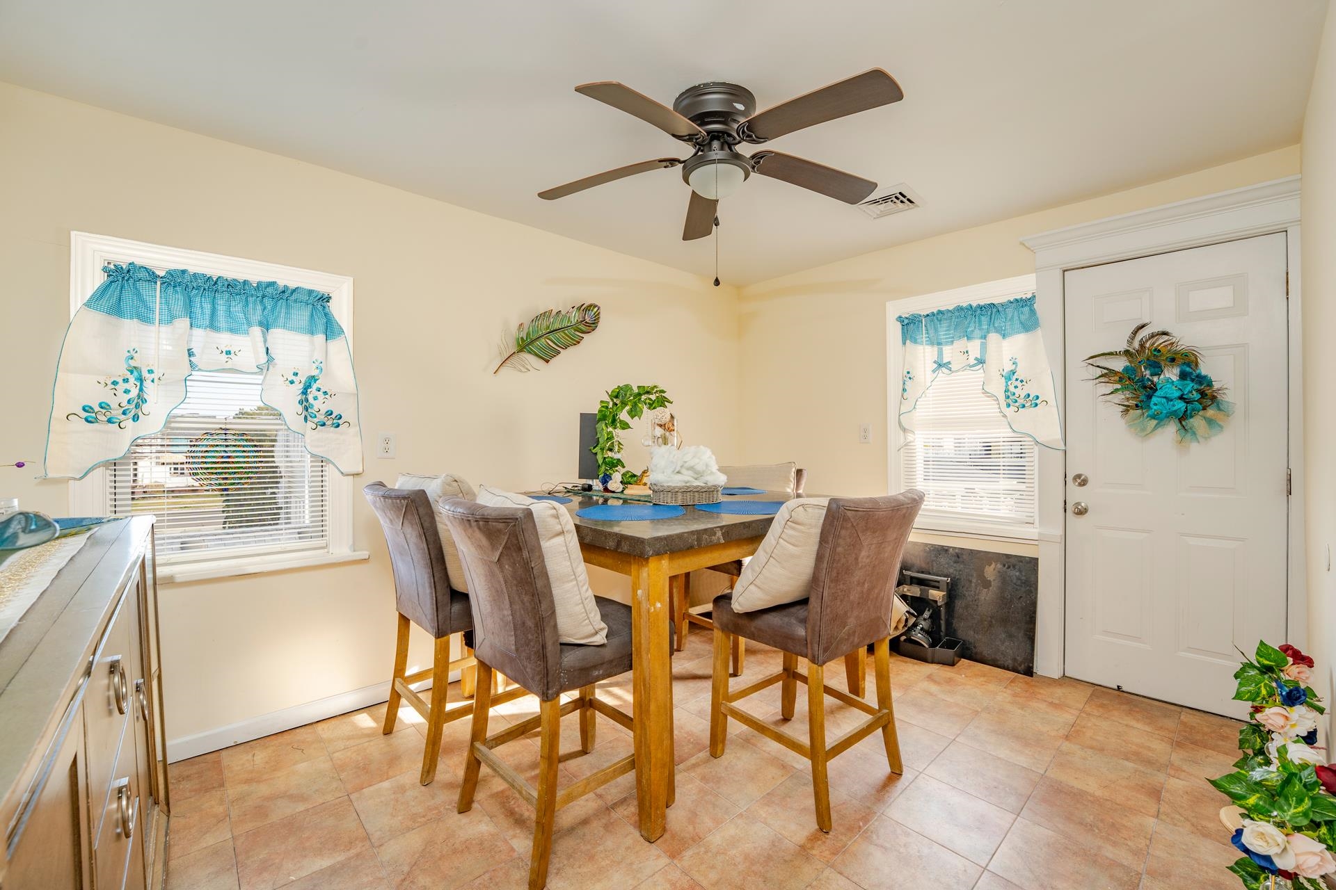 220 E 21st Avenue - Picture 16