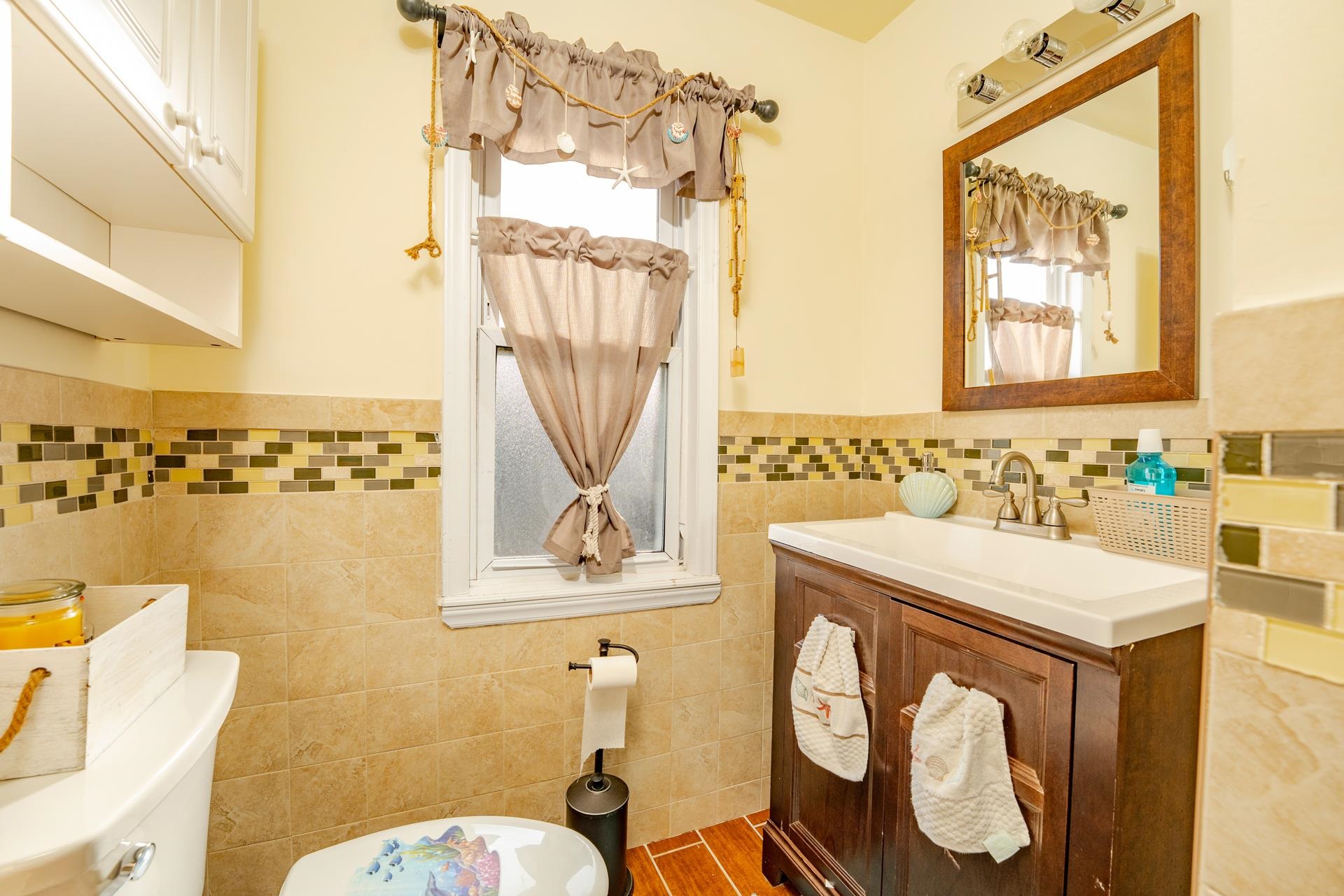 220 E 21st Avenue - Picture 17