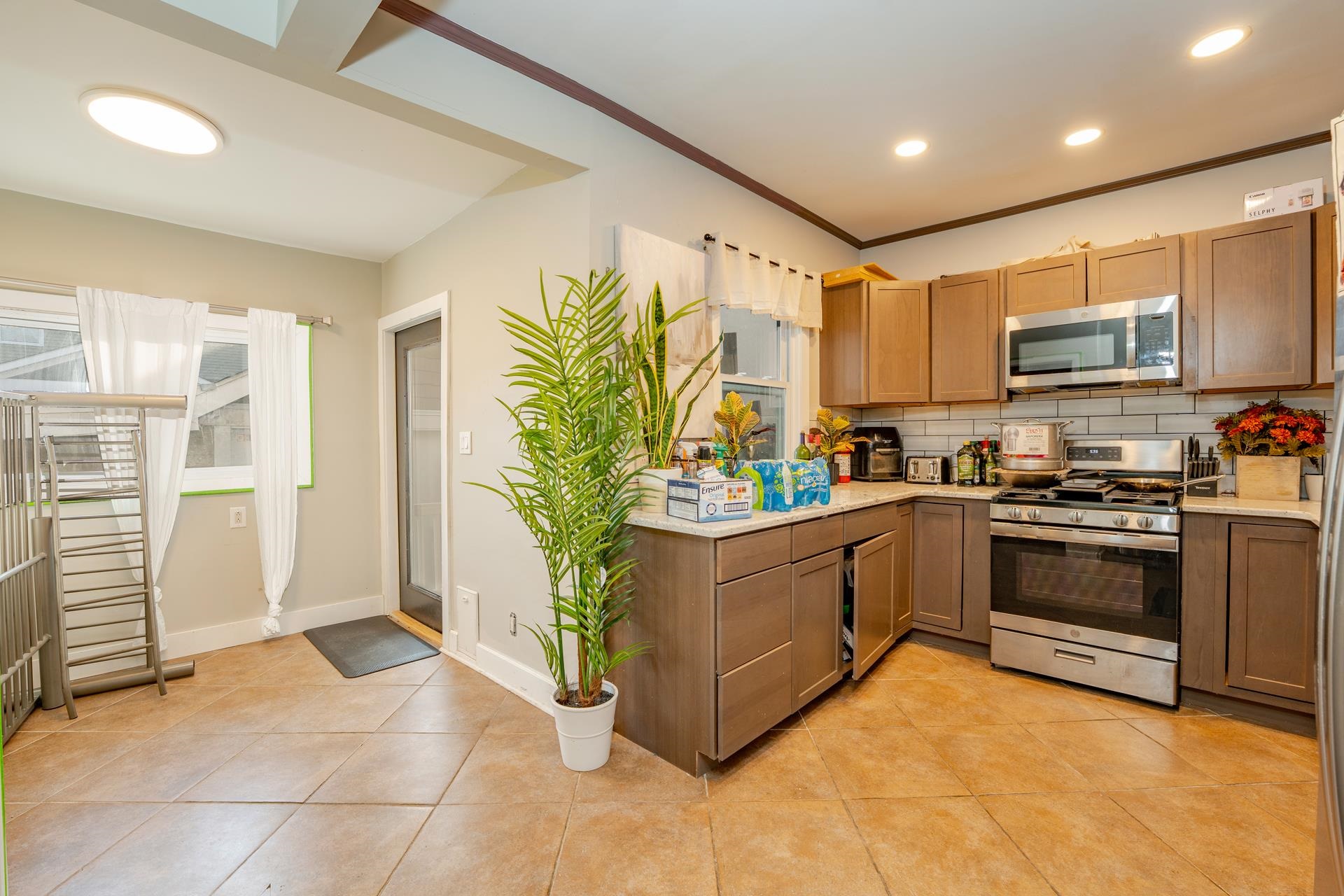 220 E 21st Avenue - Picture 22