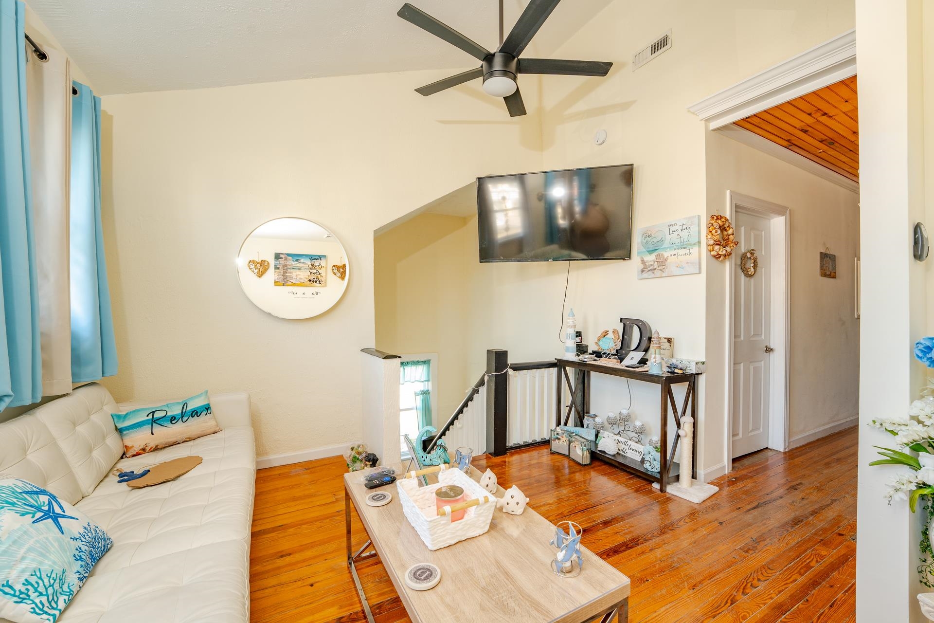 220 E 21st Avenue - Picture 5