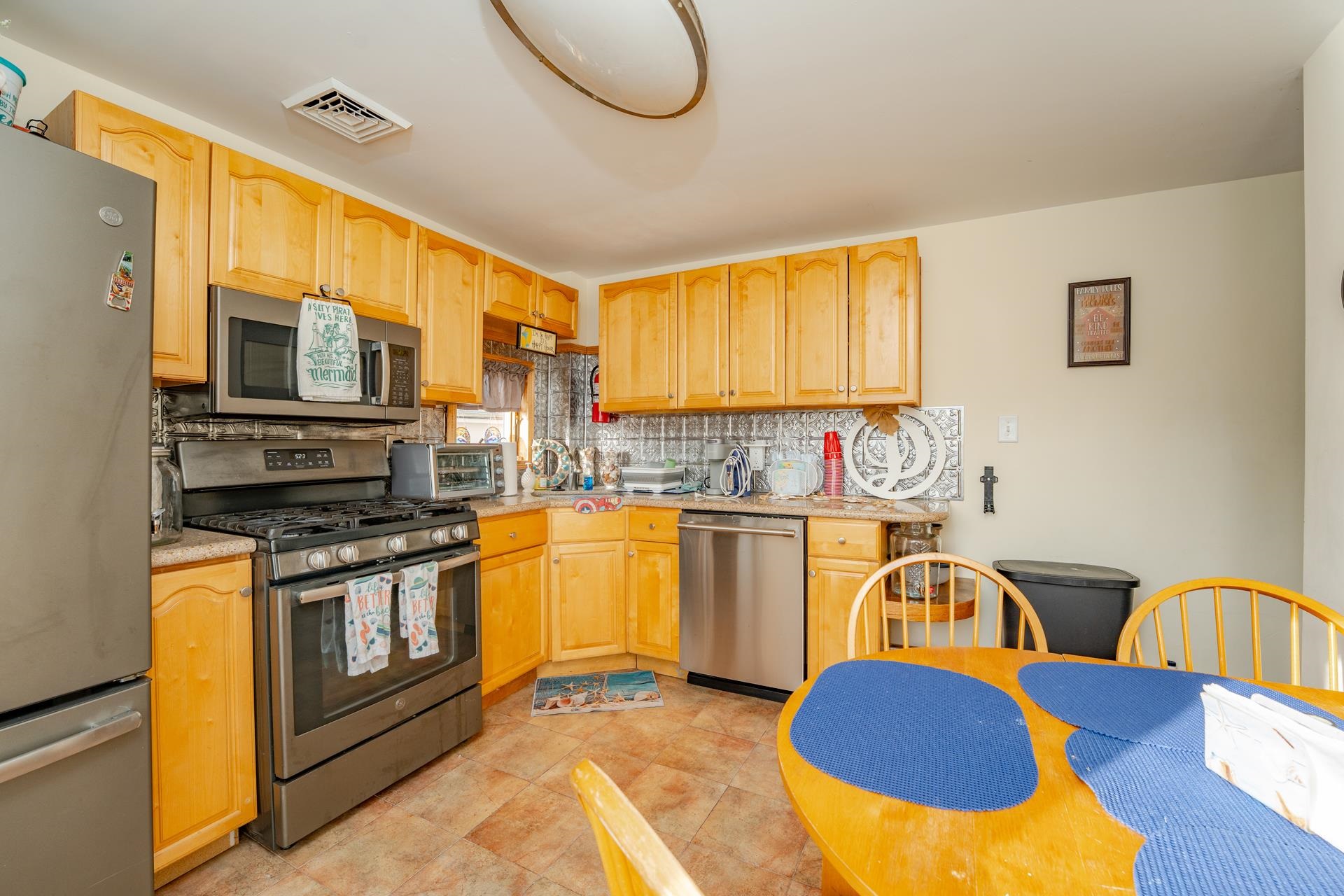 220 E 21st Avenue - Picture 7