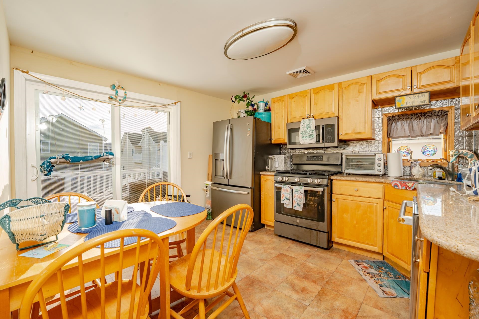 220 E 21st Avenue - Picture 8