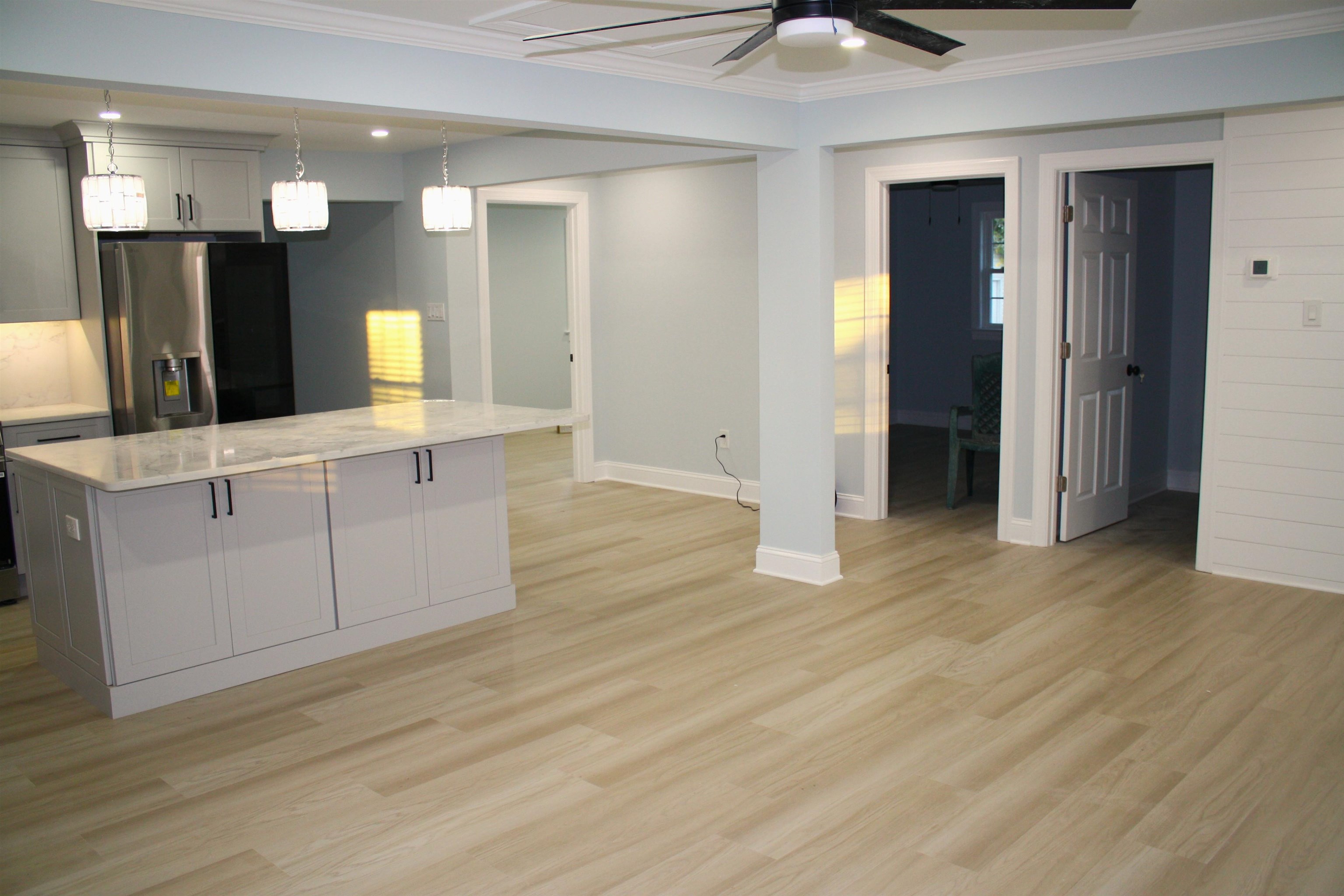 203 E Jacksonville Avenue - Picture 2