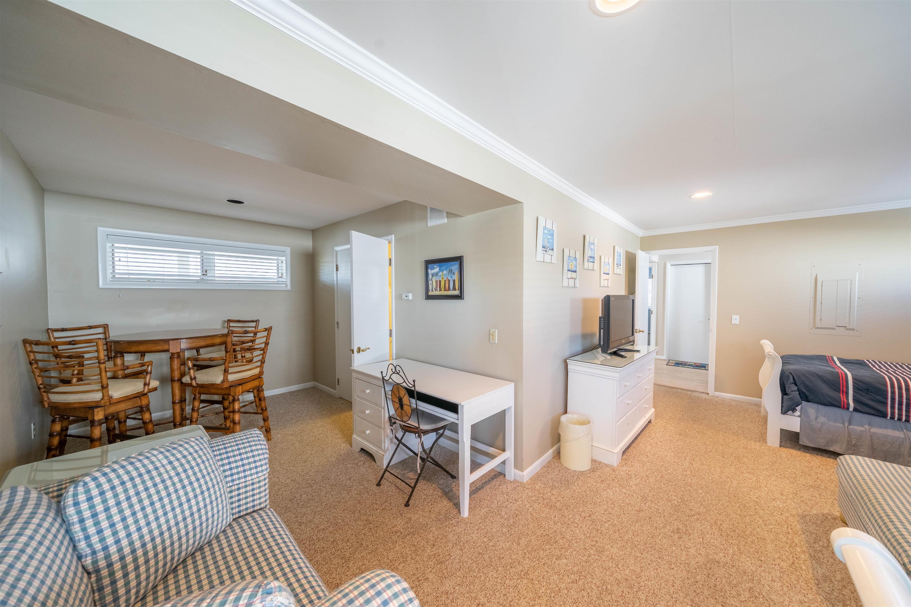 83 E 13th Street - Picture 15