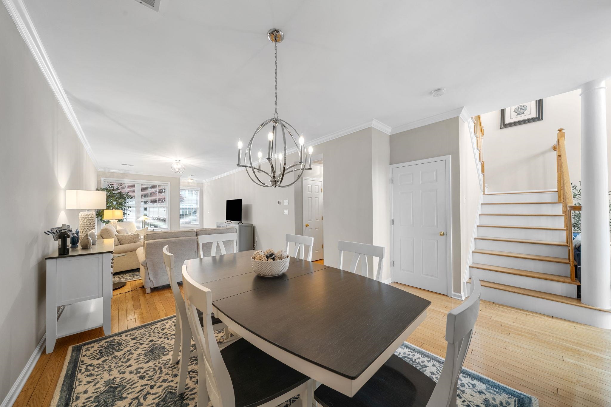 1007 Augusta Court - Picture 4