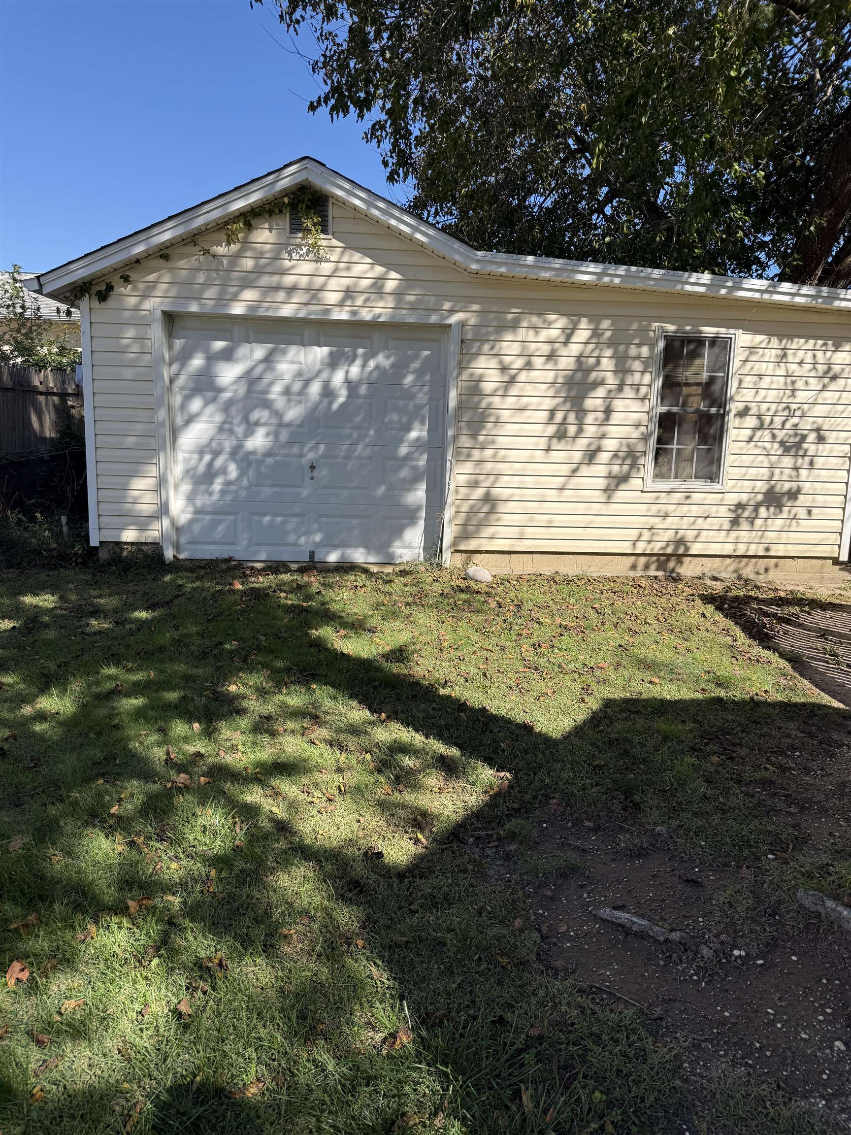 107 E Tampa Avenue - Picture 4