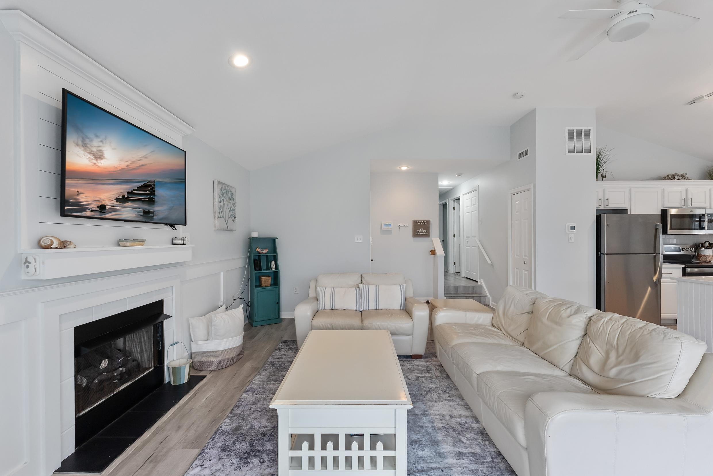 1828 Asbury Avenue - Picture 4