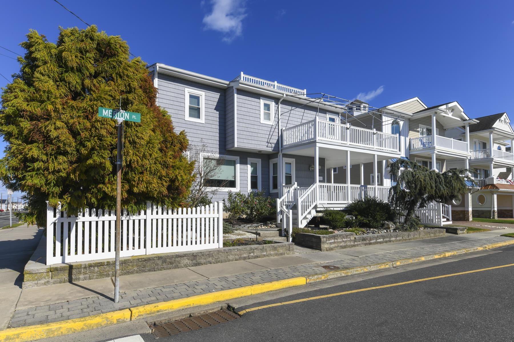 301 Merion Place - Picture 2