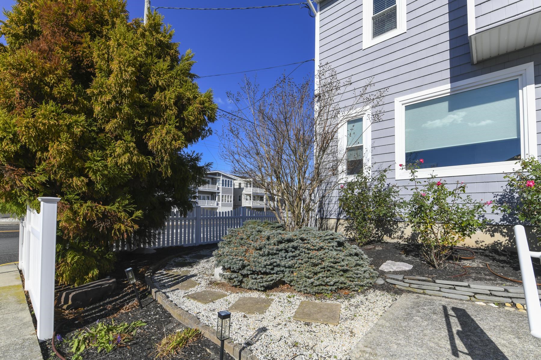 301 Merion Place - Picture 4