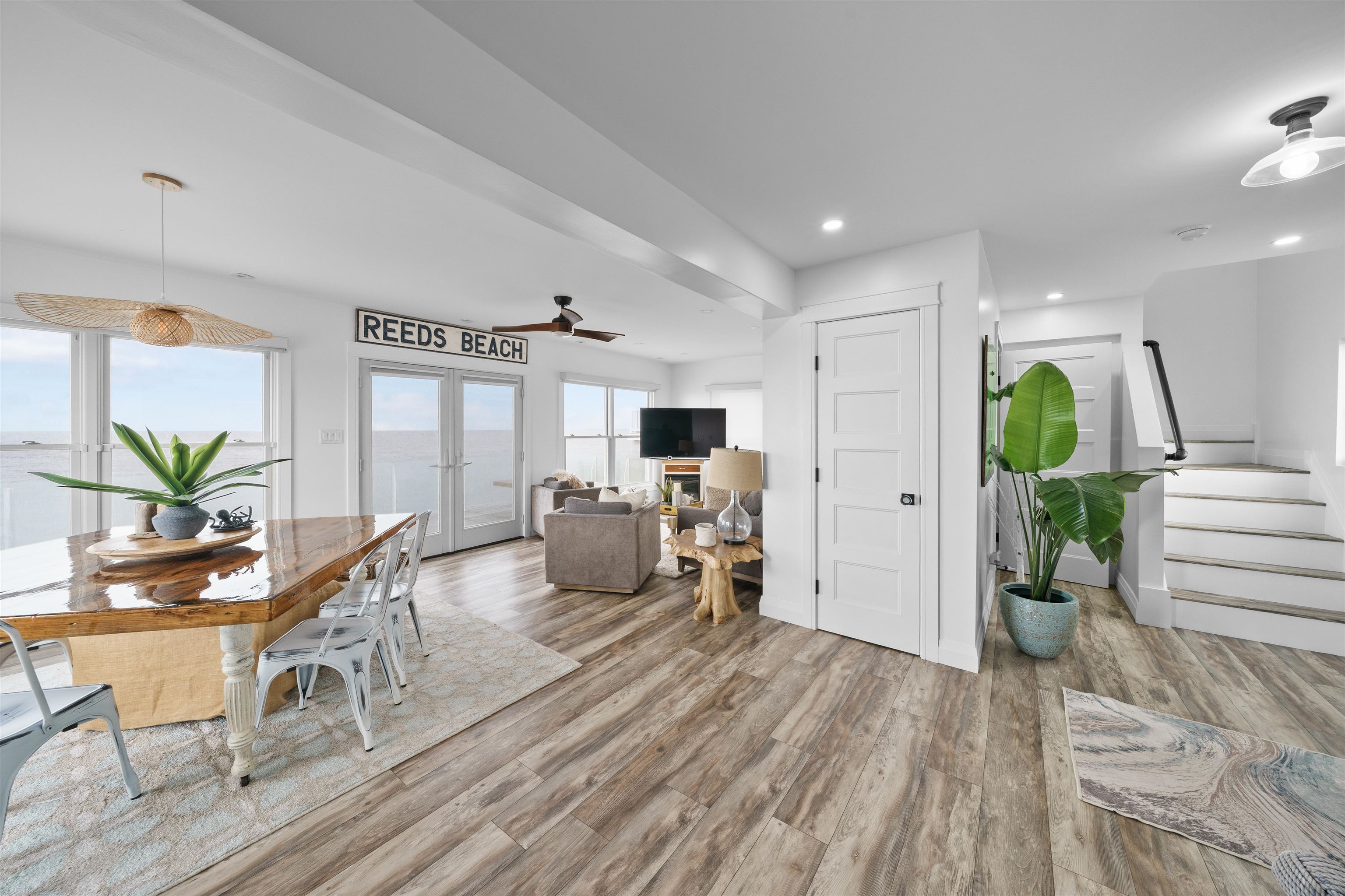 69 N Beach Avenue - Picture 4