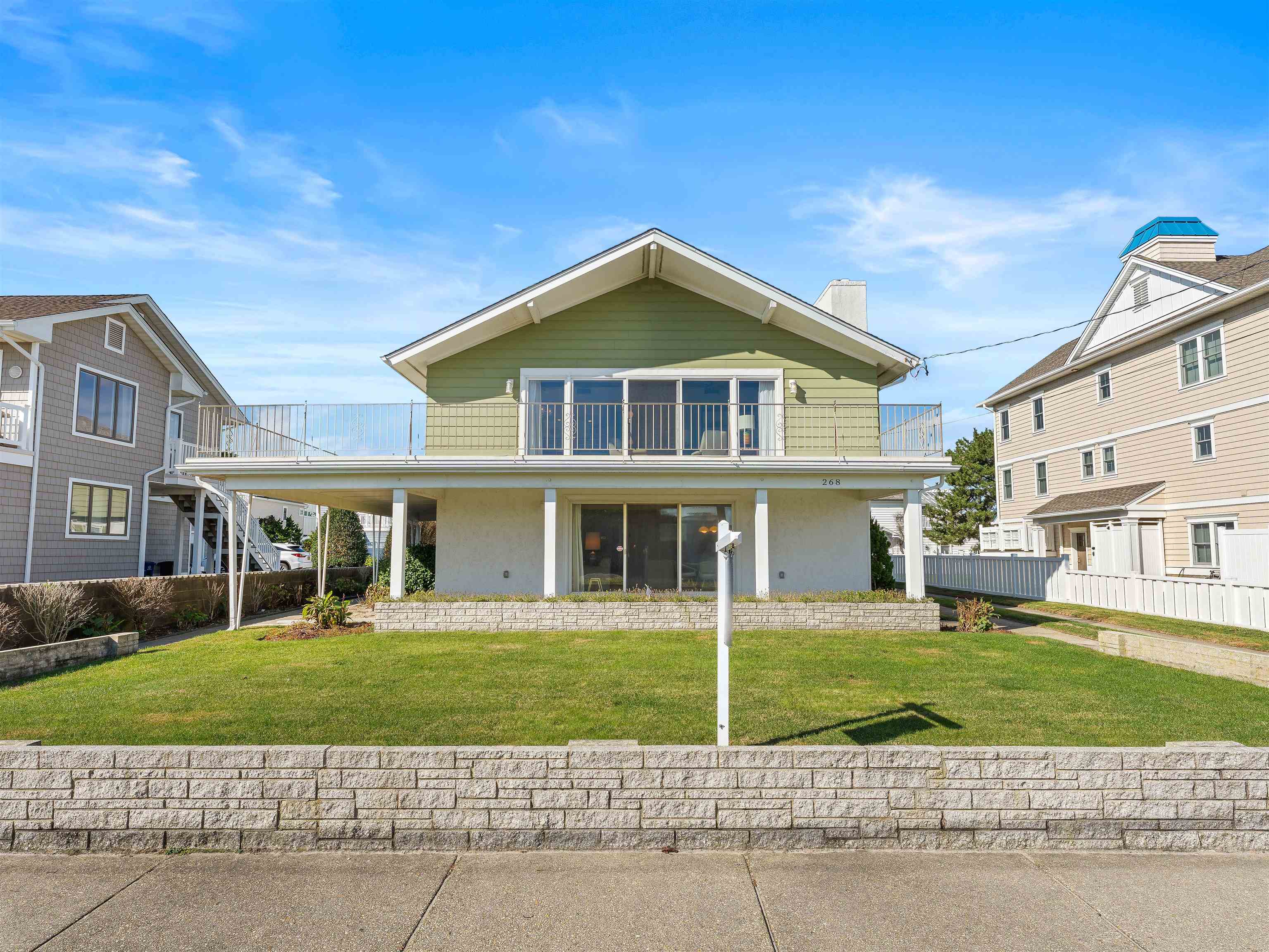 268 E Atlantic Boulevard - Picture 1