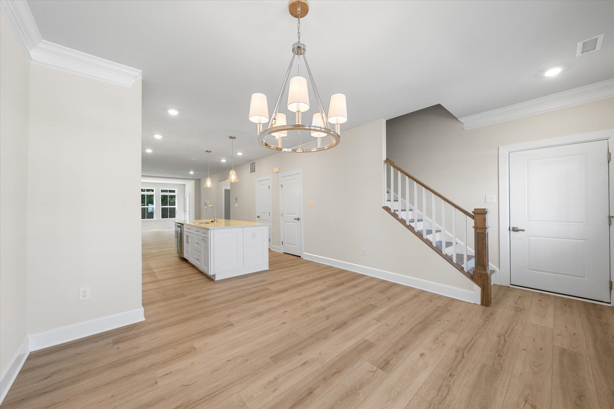 203 Southgate Road - Picture 2