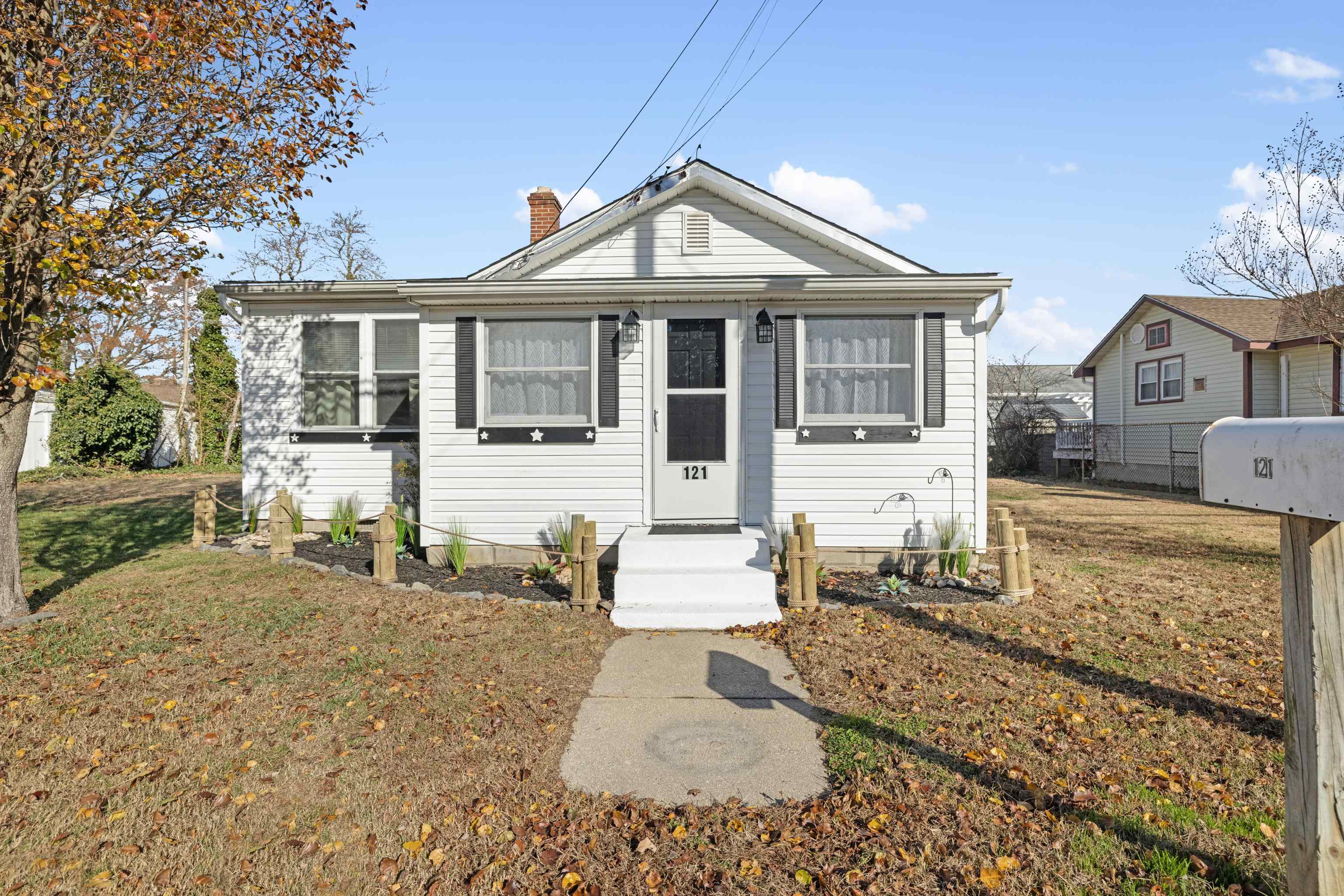 121 E Pacific Avenue - Picture 2