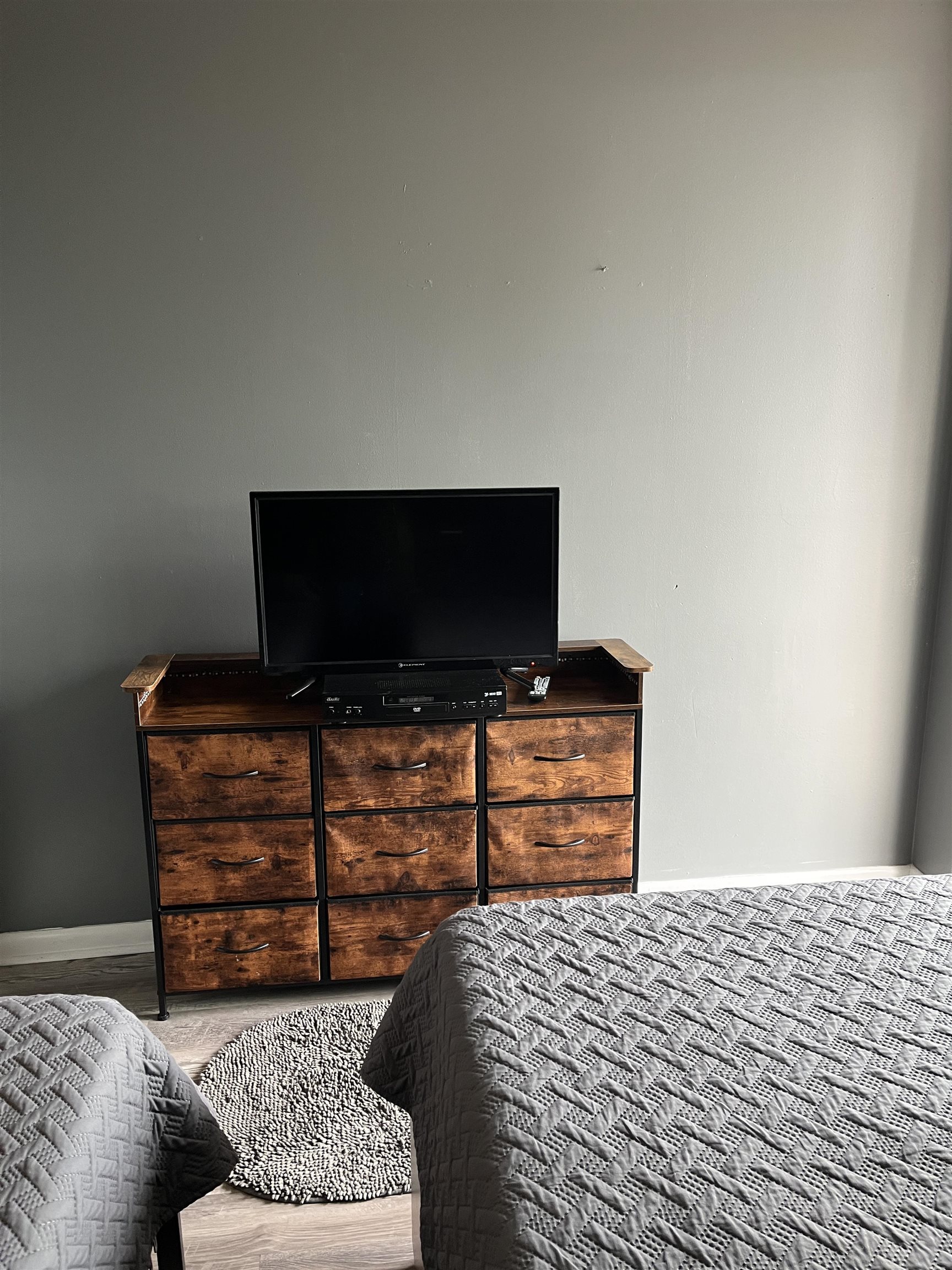 225 E Wildwood Avenue - Picture 17