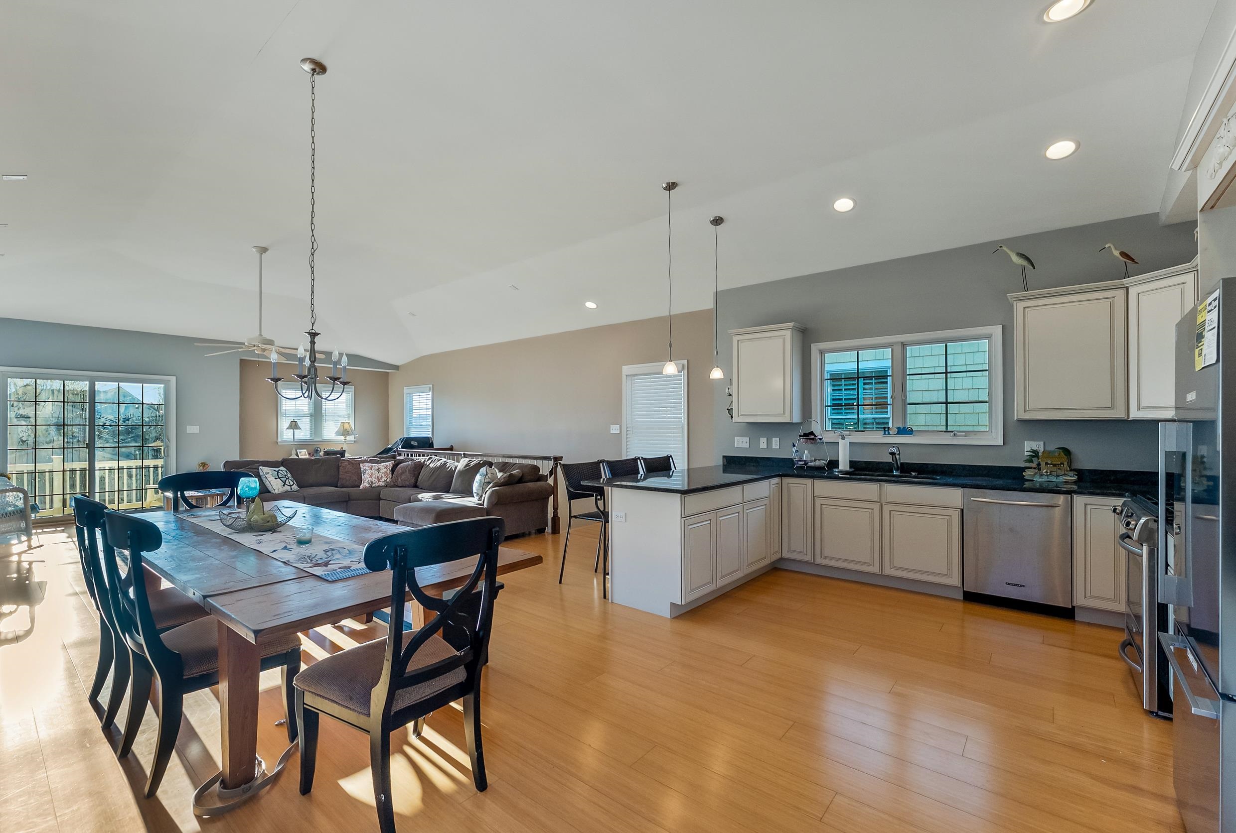 115 W Cardinal Road - Picture 3