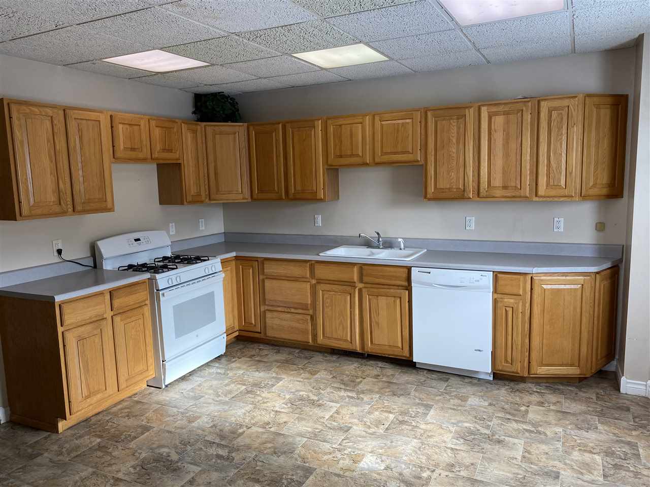 1015 B Avenue , Kearney NE 68847 - (MLS#20201744 ...