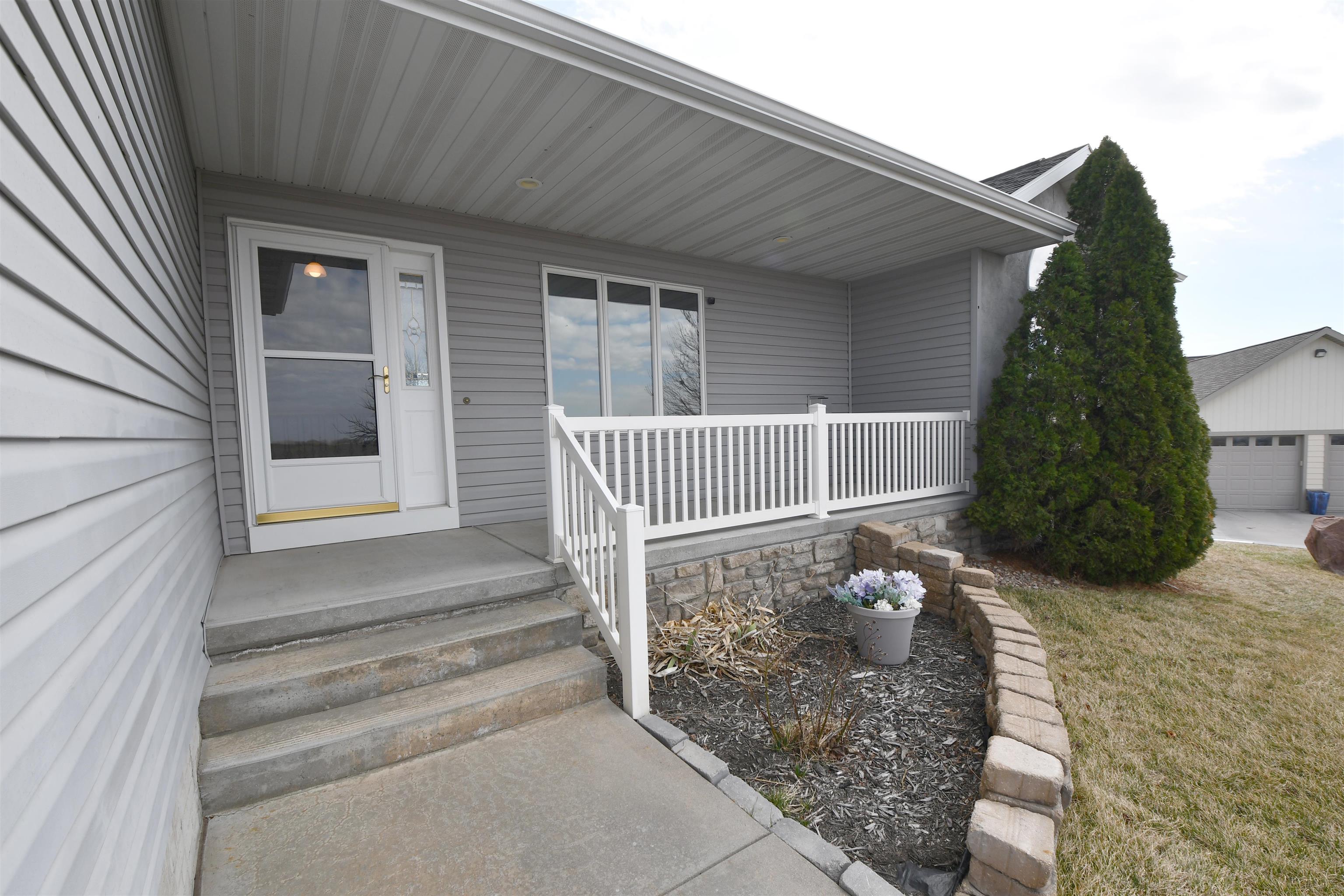 12 Links Ridge Road , Axtell, NE 68942 (MLS20240216) Nebraska Realty