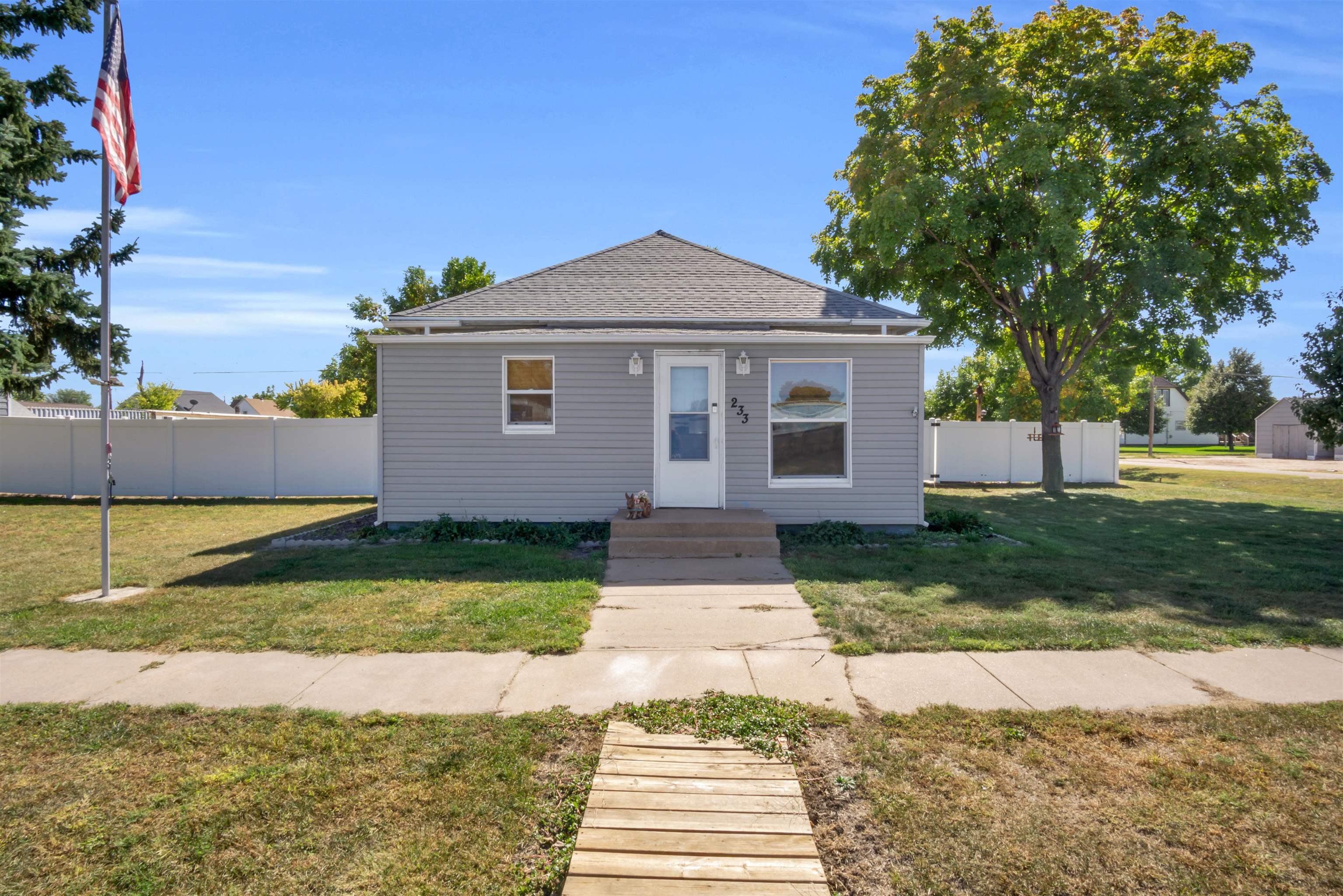 233 W Pacific Drive , Elm Creek, NE 68836 (MLS20241323) Nebraska