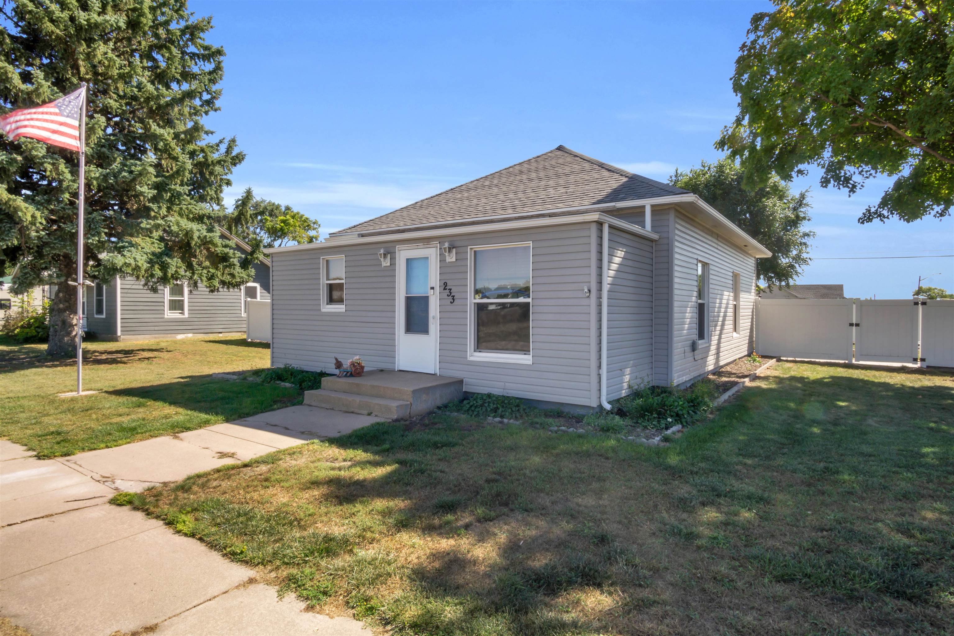233 W Pacific Drive , Elm Creek, NE 68836 (MLS20241323) Nebraska