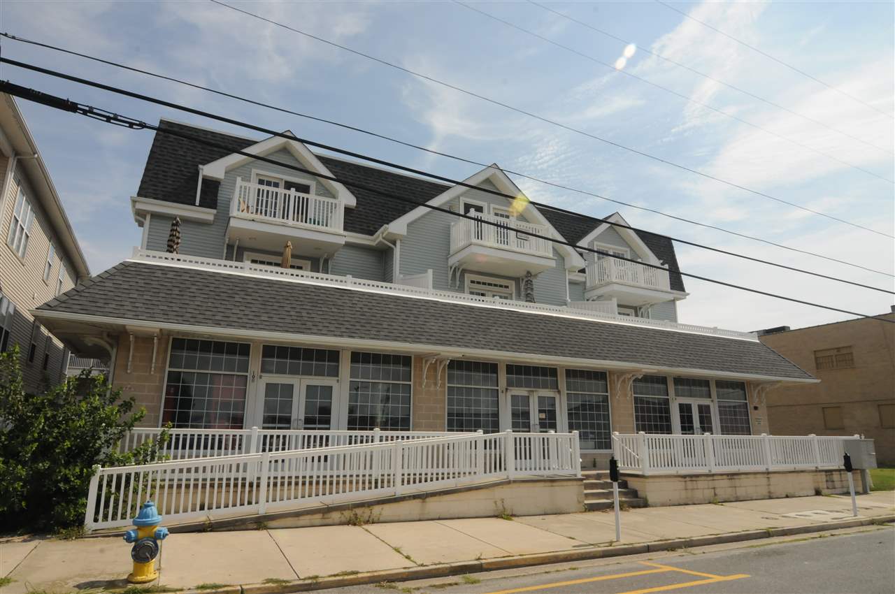 141 E Wildwood Avenue - Wildwood