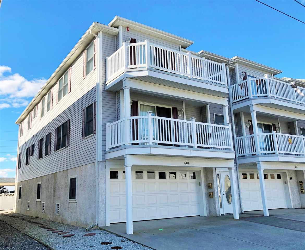 604 W Burk Avenue - Wildwood