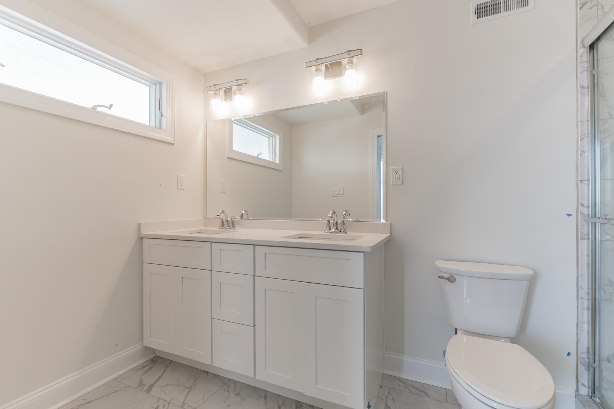 332 W 40th Street