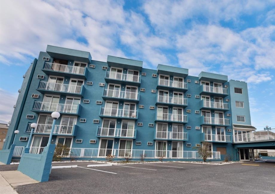 225 E Wildwood Avenue- Wildwood