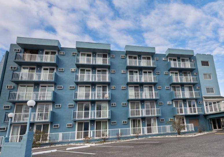 225 E Wildwood Avenue- Wildwood