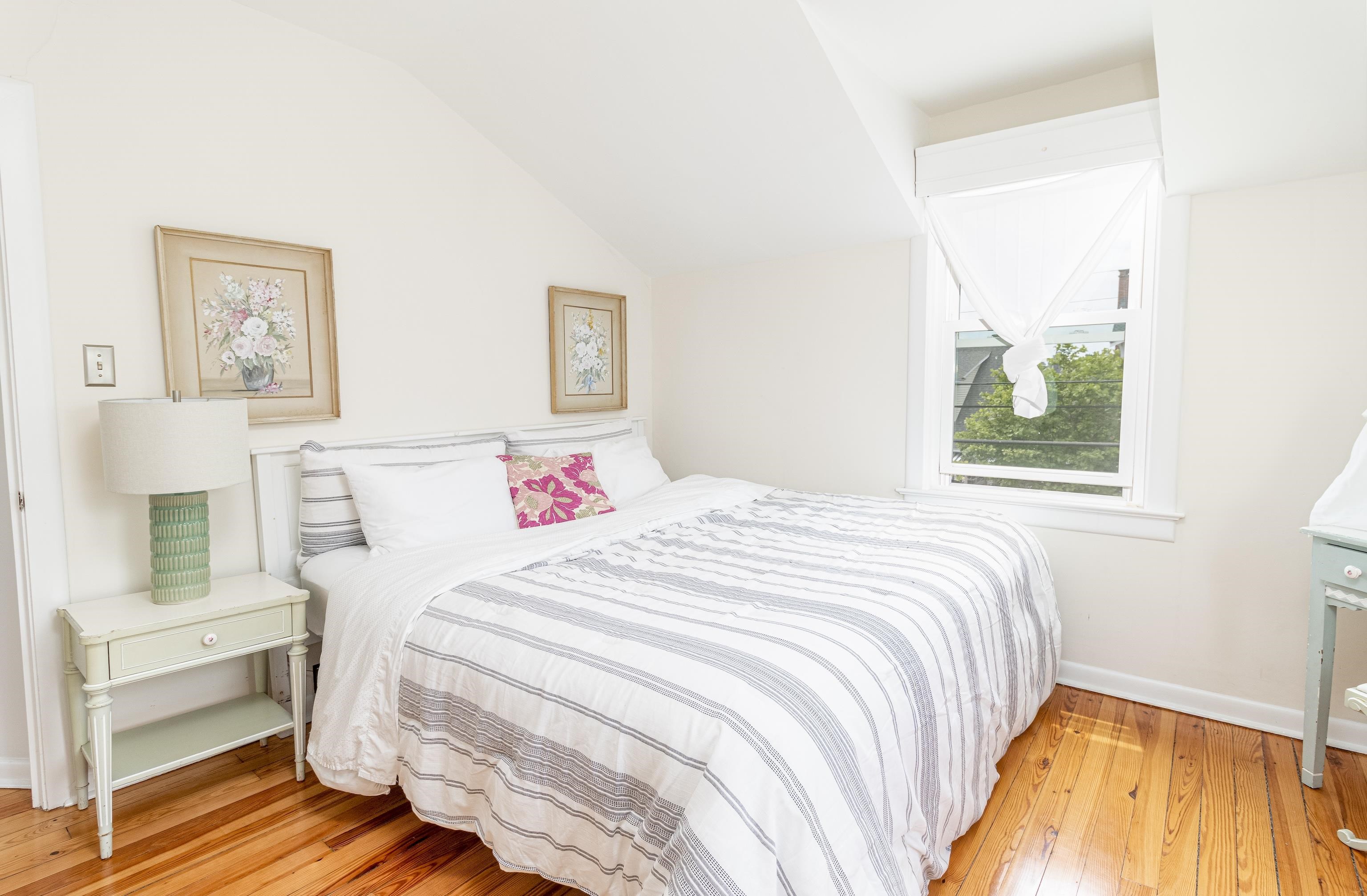 https://cdnparap40.paragonrels.com/ParagonImages/Property/P4/CAPEMAY/241725/19/0/0/fa10a4e9956808b004dde67d6a0773b3/1/488f264600c3d663e422a1ff672b2622/241725-15478fa6-034d-48c9-bab5-3a377bb6fc84.JPG