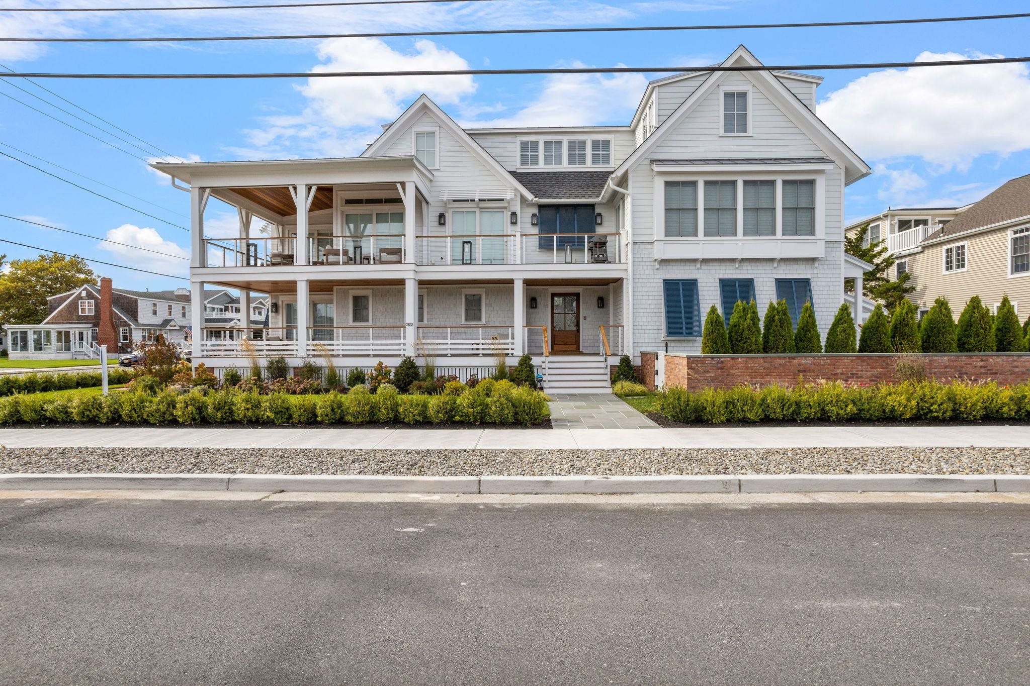 2488 Avalon Avenue - Avalon