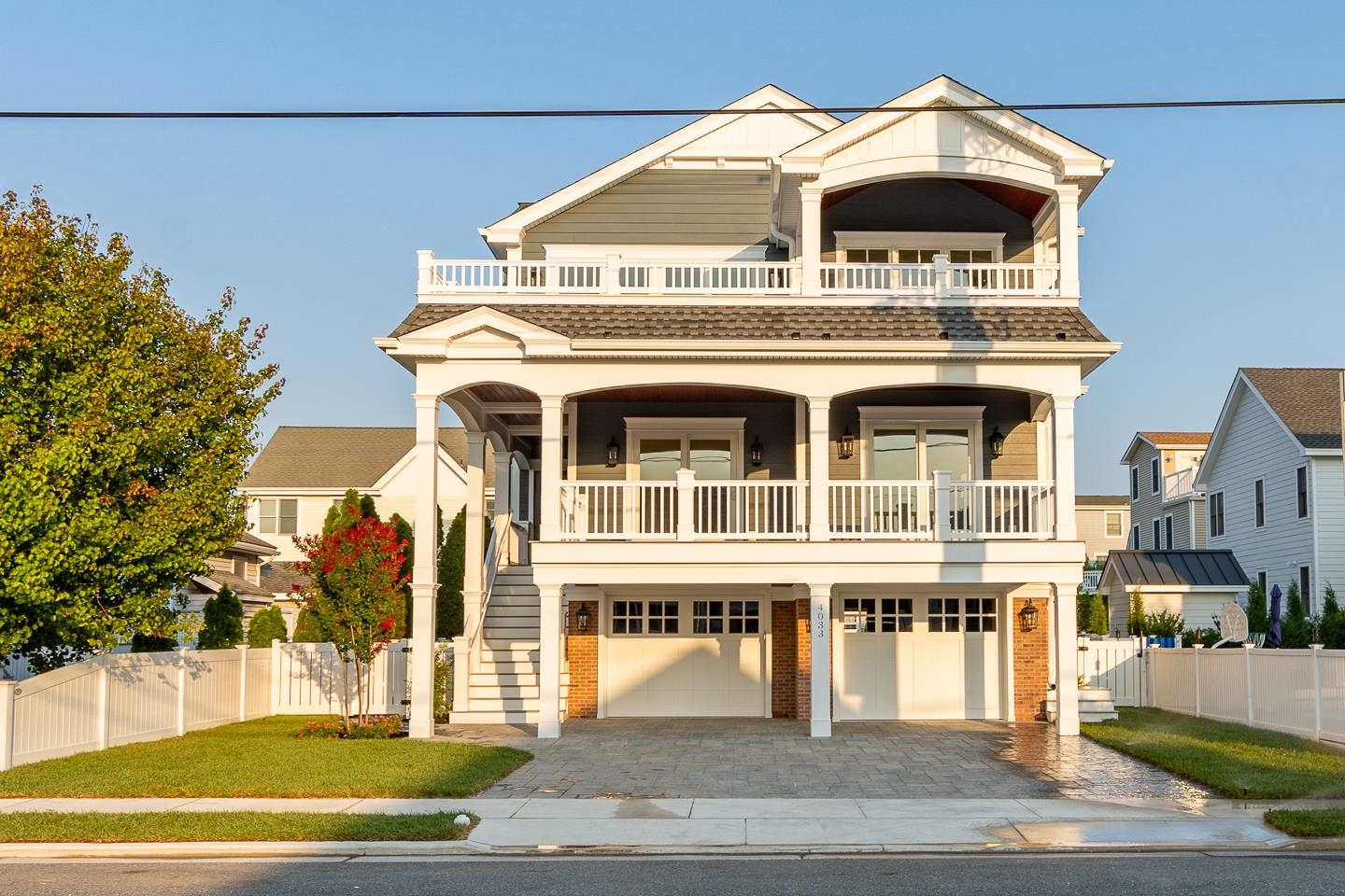 4033 Ocean Drive - Picture 1