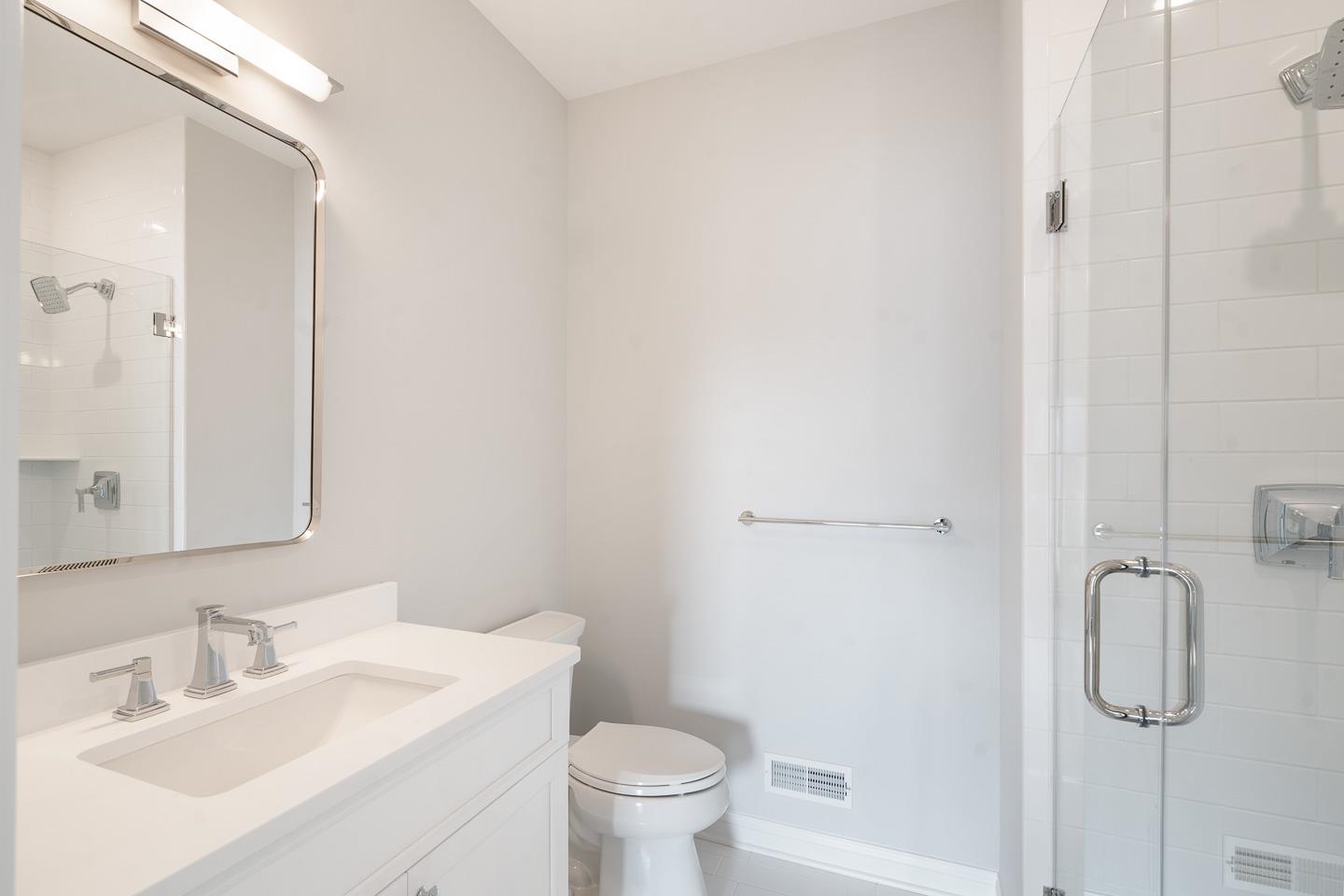 https://cdnparap40.paragonrels.com/ParagonImages/Property/P4/CAPEMAY/242216/25/0/0/b01e109362d59fd3e7446b0284e6aaff/1/323c84cade29af22aad6dd280fcf822f/242216-db086a08-bd4d-40d8-9a43-f2996623c80a.JPG
