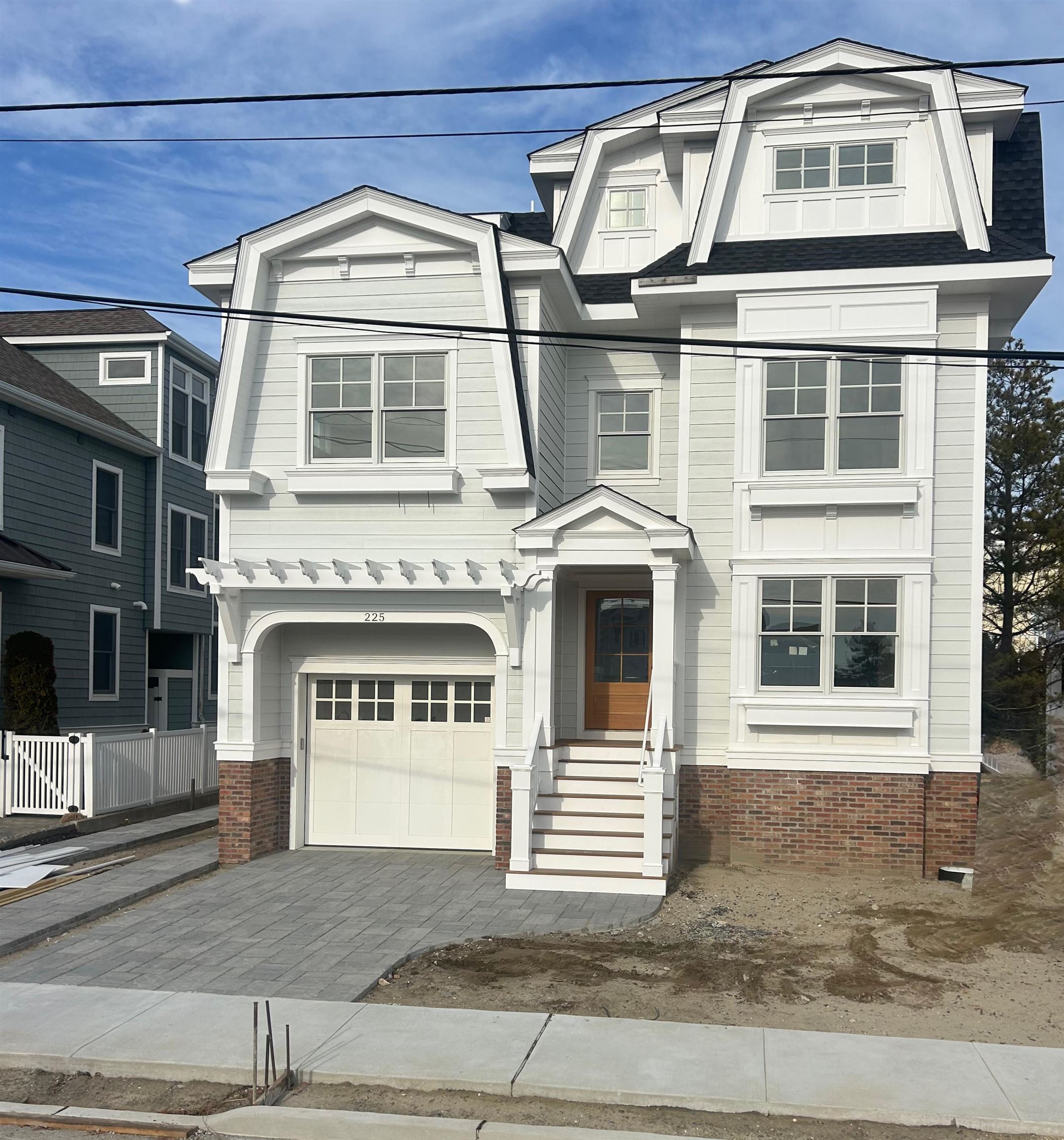 225 7th Street - Avalon