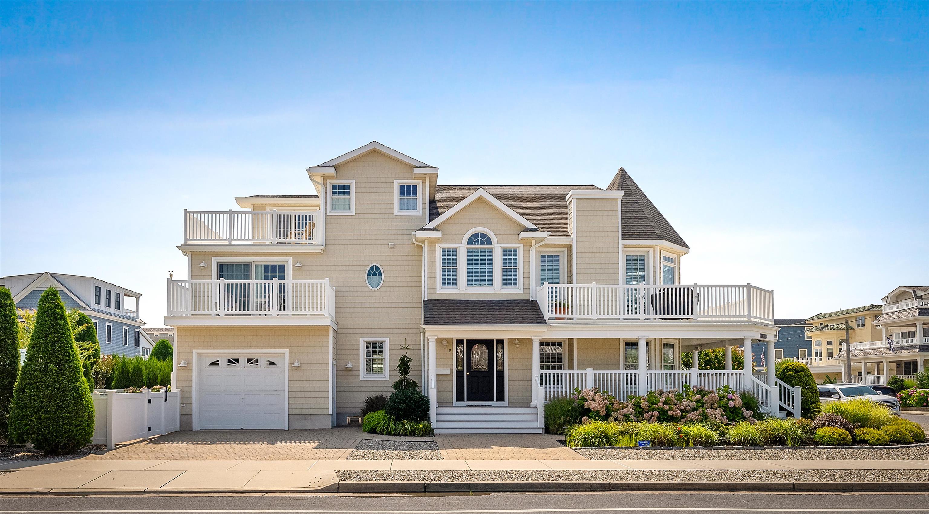 9 E 11th Street - Avalon