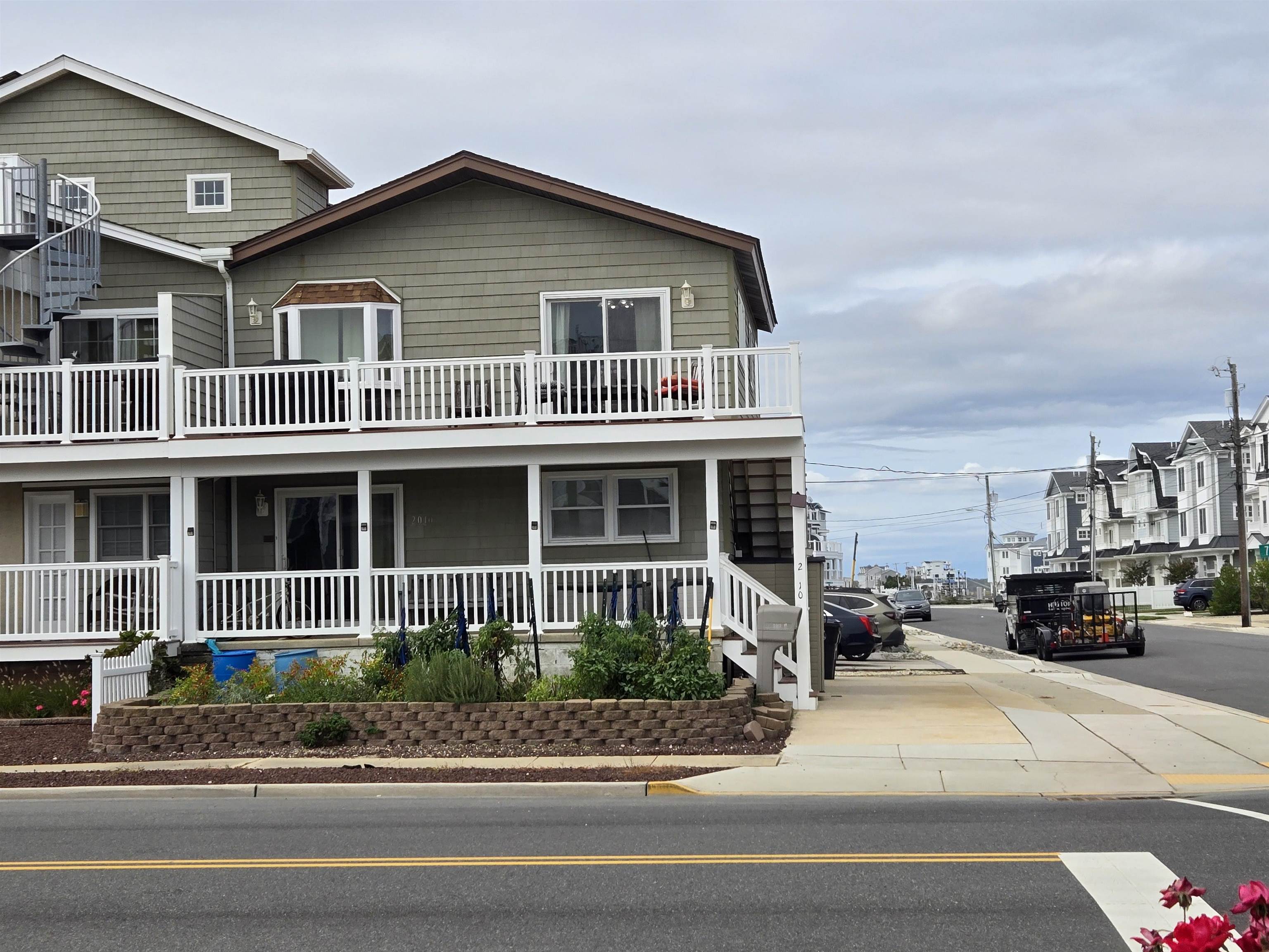 2010 7th Avenue - Avalon
