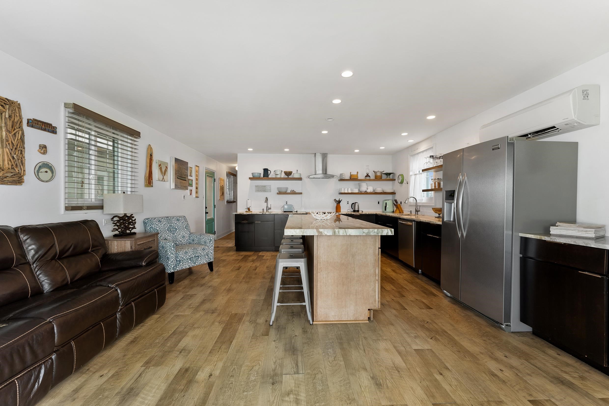 709 Beach Creek - Picture 10