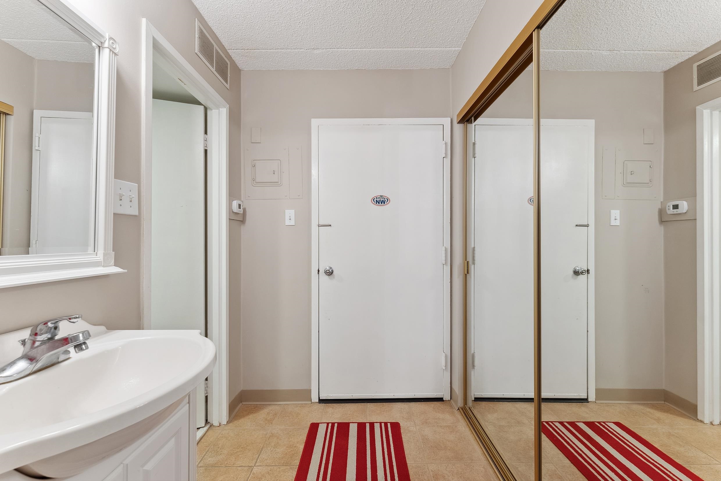 500 Kennedy Drive - Picture 12