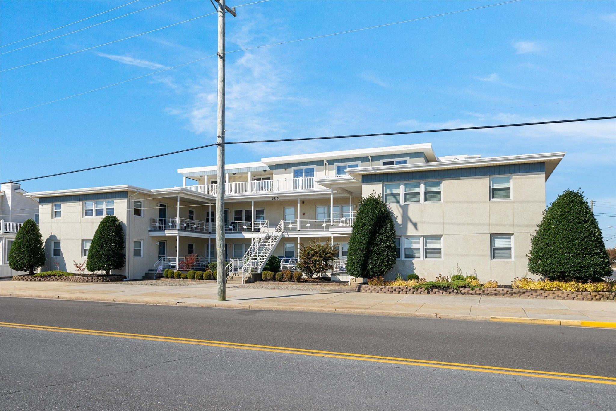 2828 Avalon Avenue - Avalon
