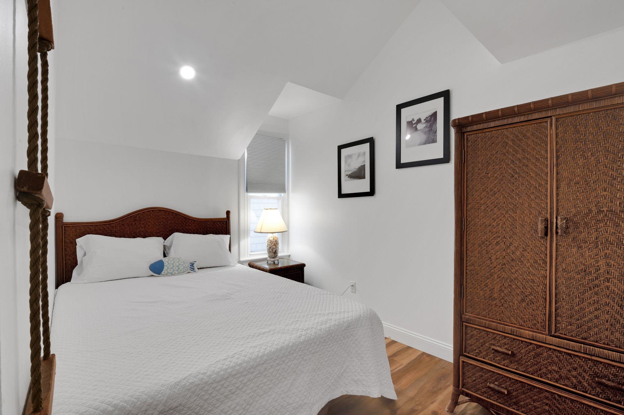 694 21st Street - Picture 17