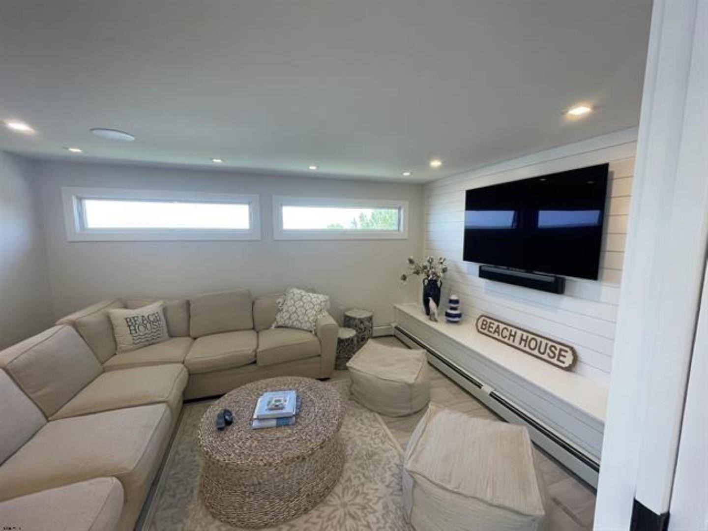 300 N 33rd Avenue