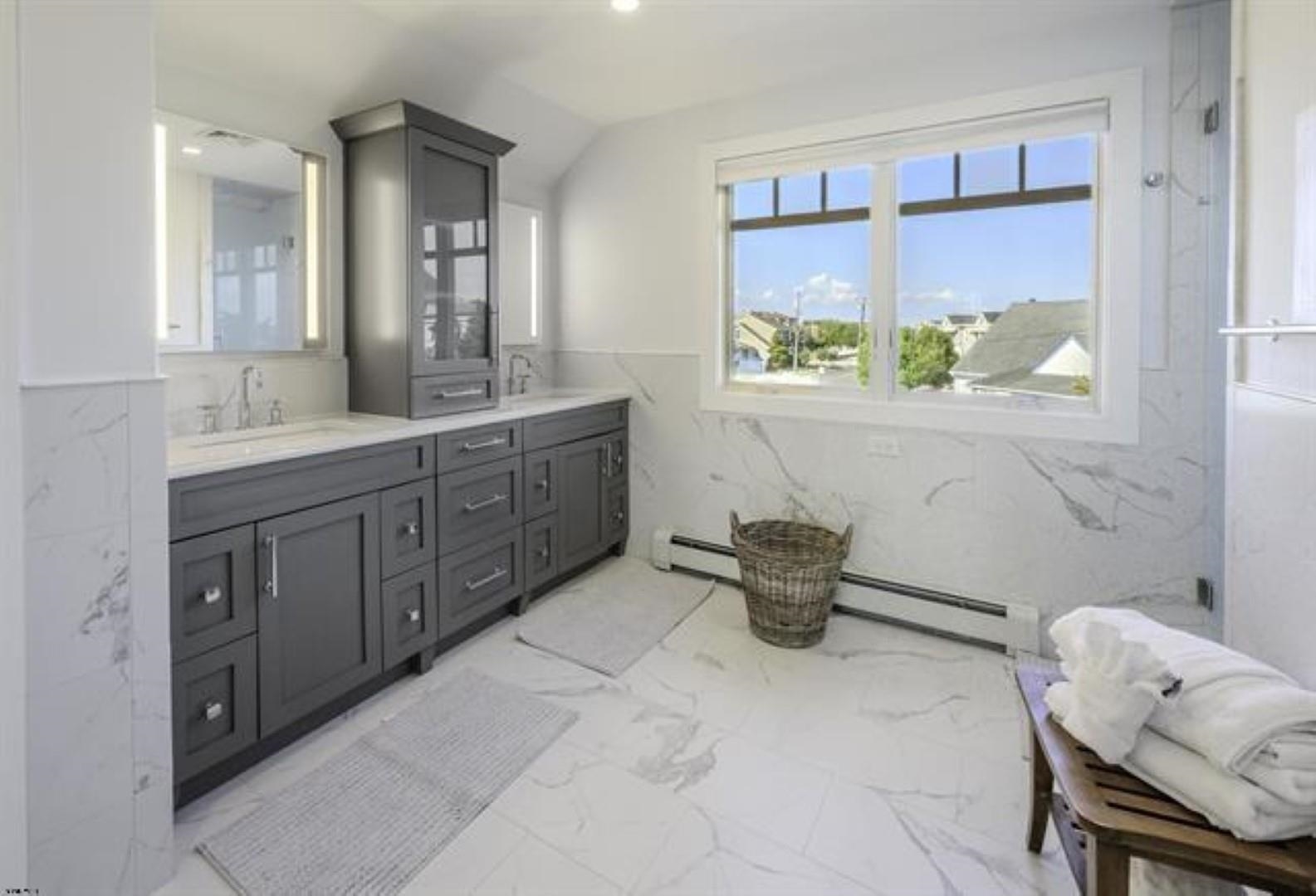 300 N 33rd Avenue