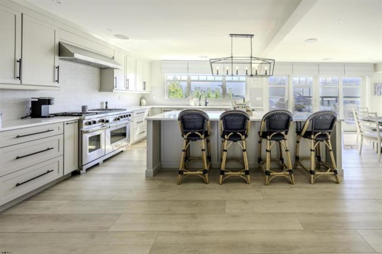 300 N 33rd Avenue