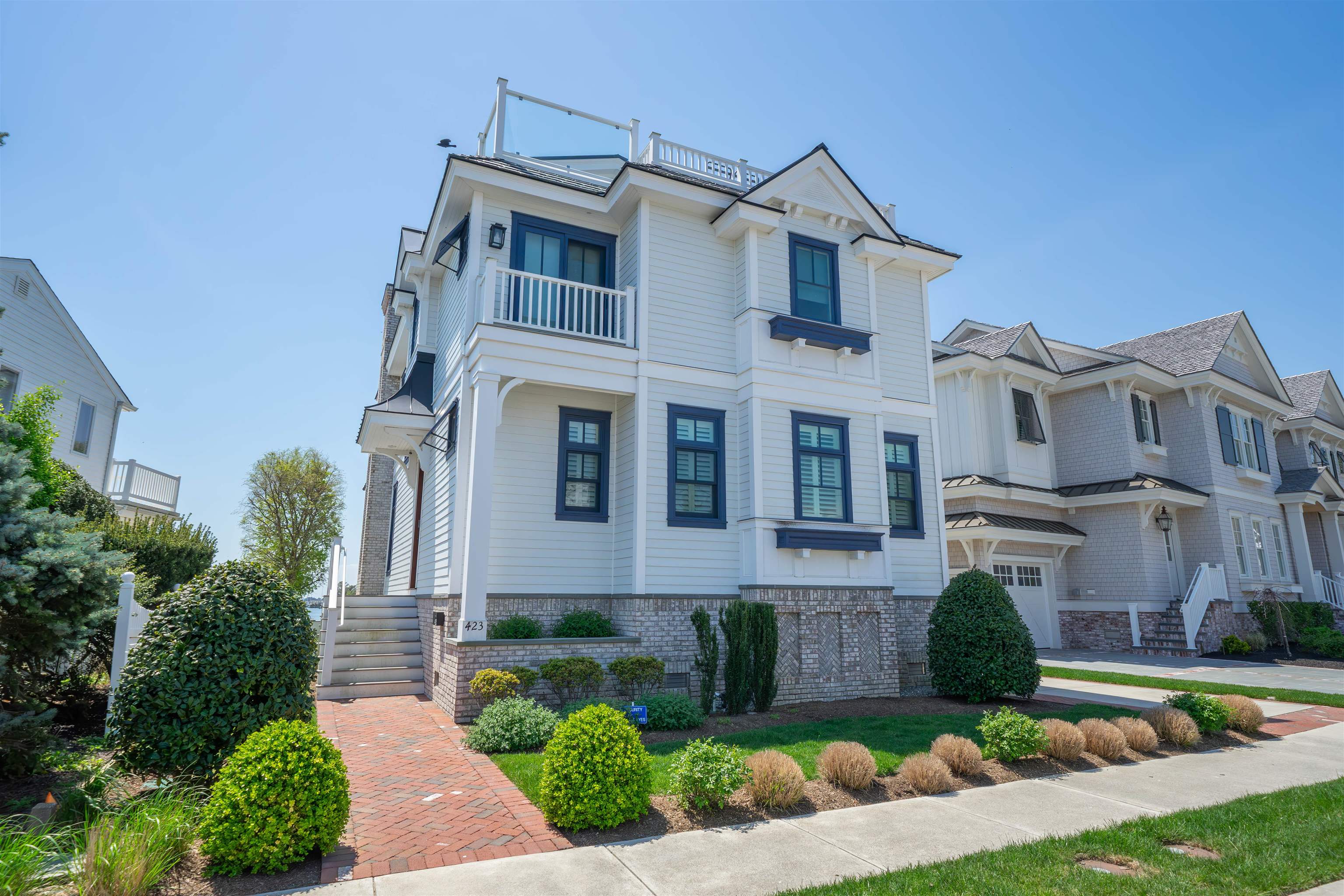 423 104th Street - Picture 1