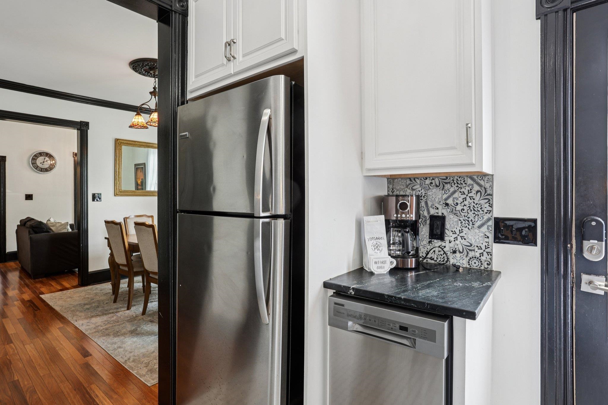 414 Broadway - Picture 35