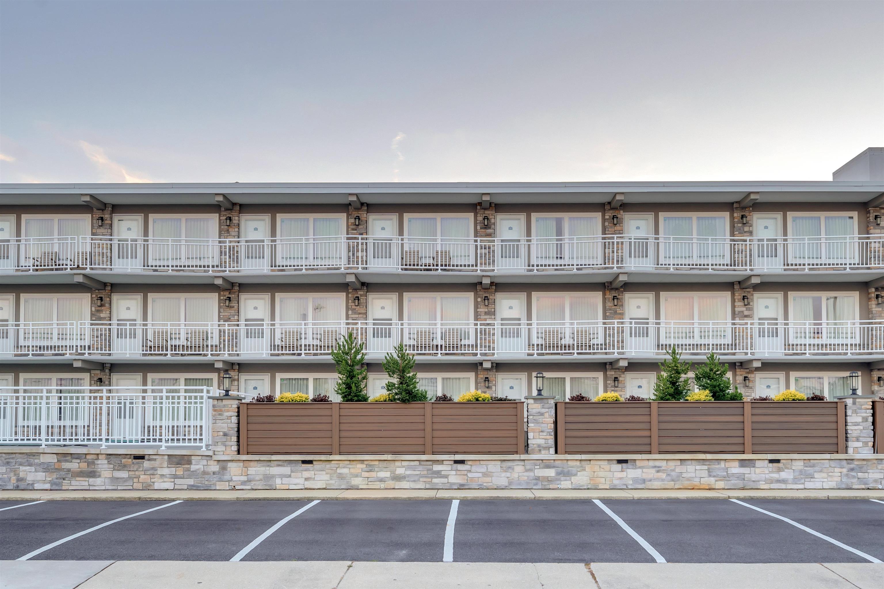 7800 Dune Drive - Avalon