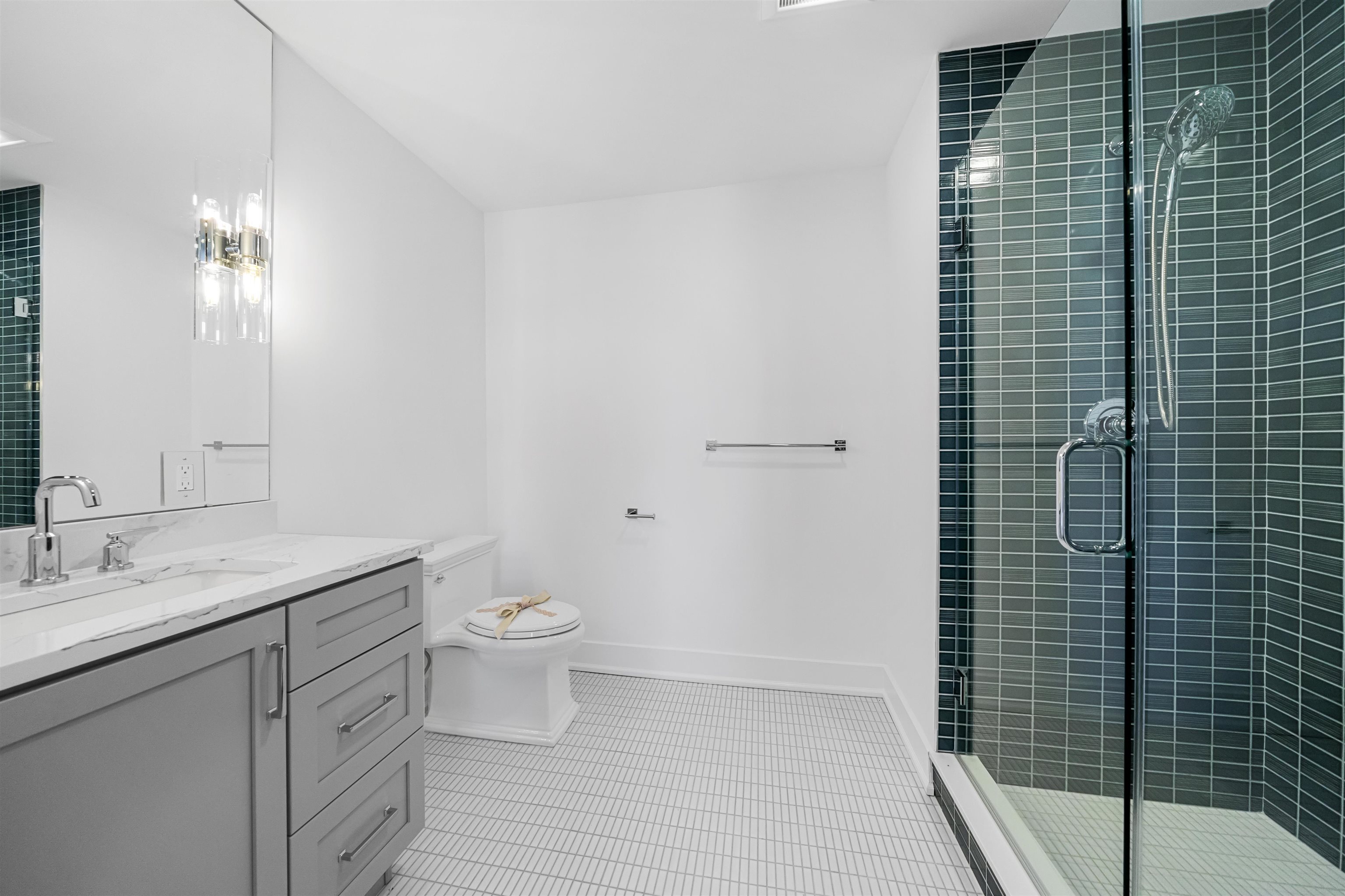 https://cdnparap40.paragonrels.com/ParagonImages/Property/P4/CAPEMAY/243439/21/0/0/b8d65046cfb0bbcf81b59701ab3d0a19/1/00fa891f3590a1c8543d0c08d4080c18/243439-92b19ab8-ef55-4e28-a9cc-2fcd55b2c5de.JPG
