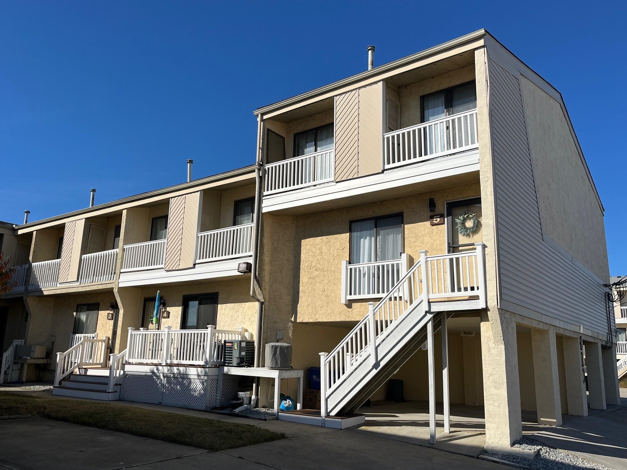 610 W Burk Avenue - Wildwood